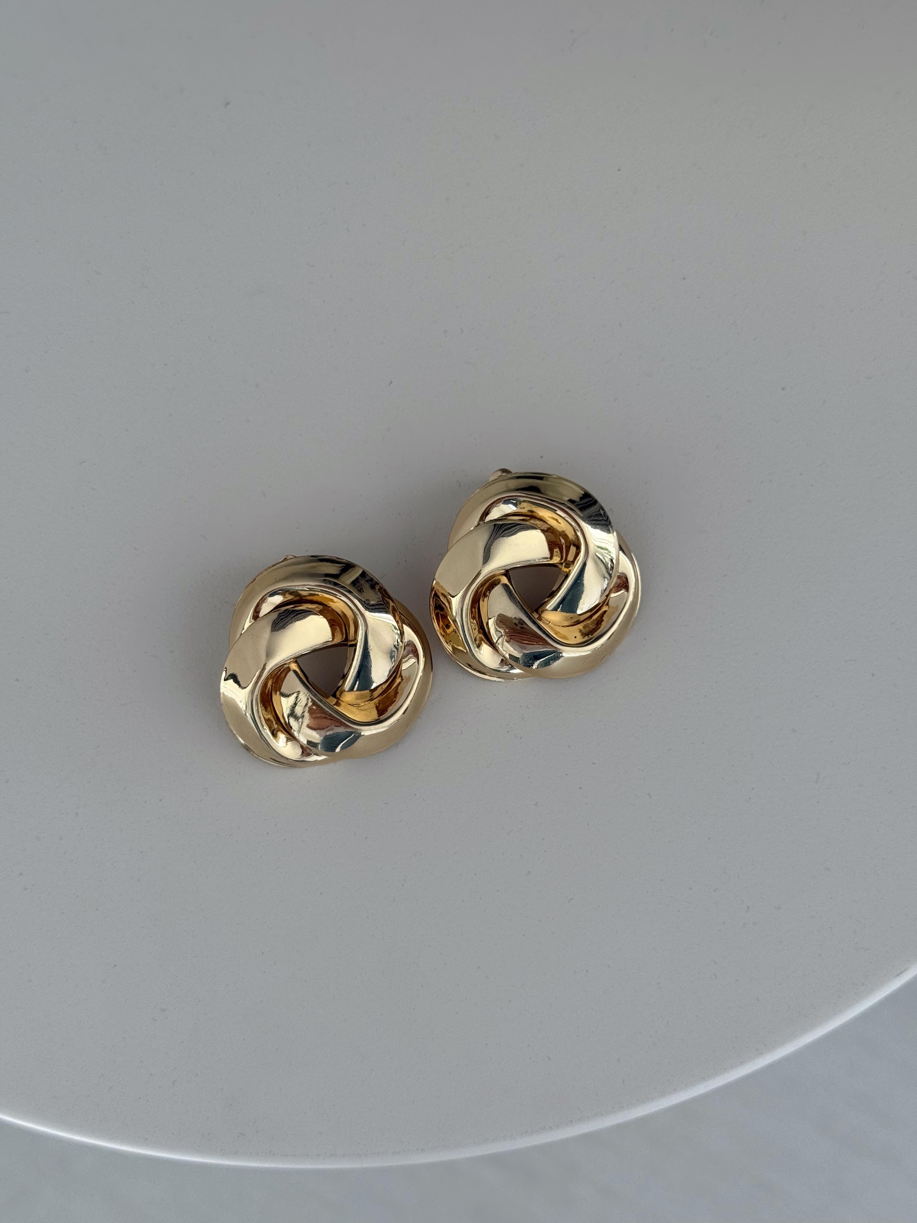 Düğüm Detaylı Gold Küpe