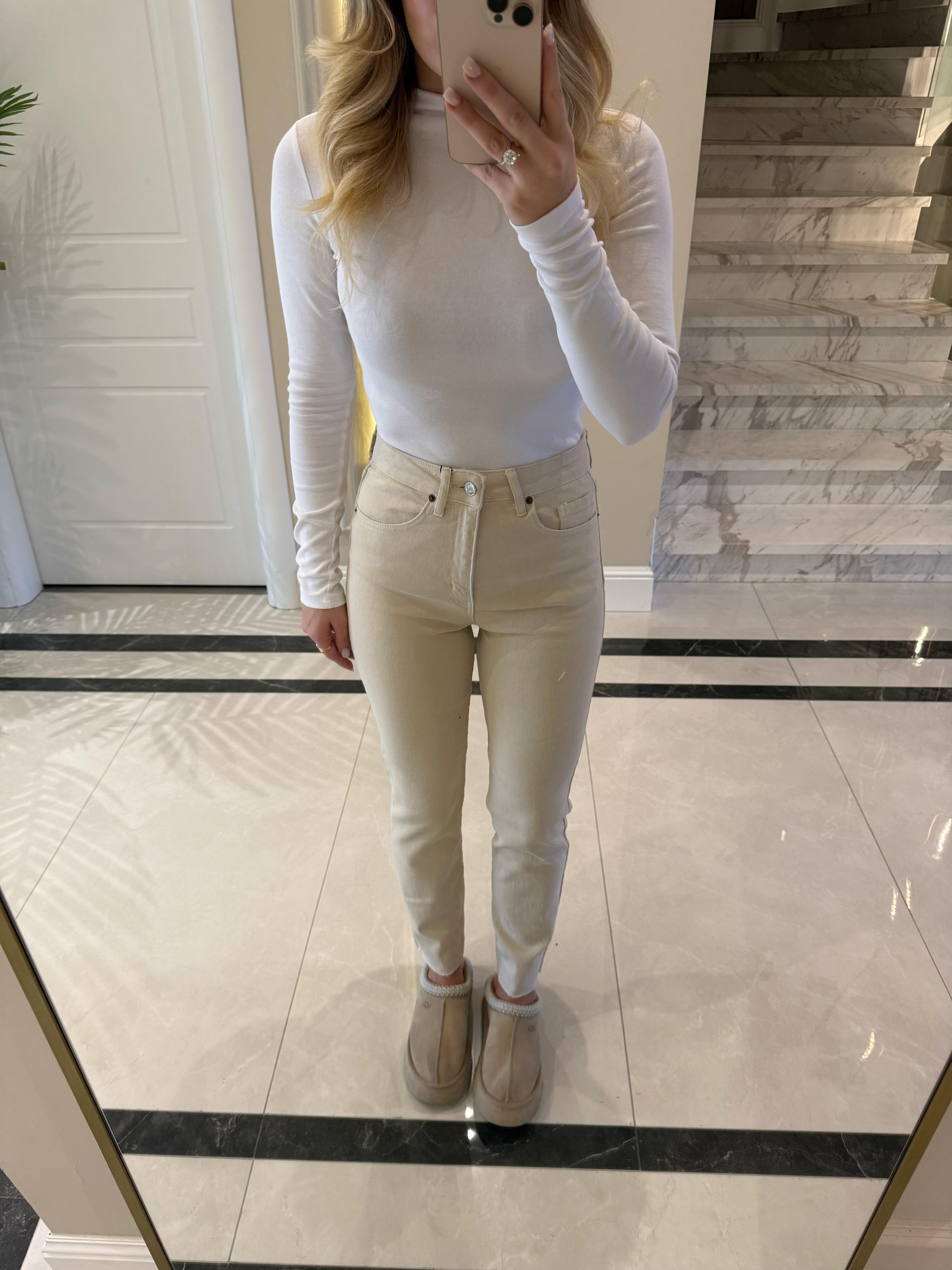 Ekru Kesik Paçalı Boy Fit Jean -2155