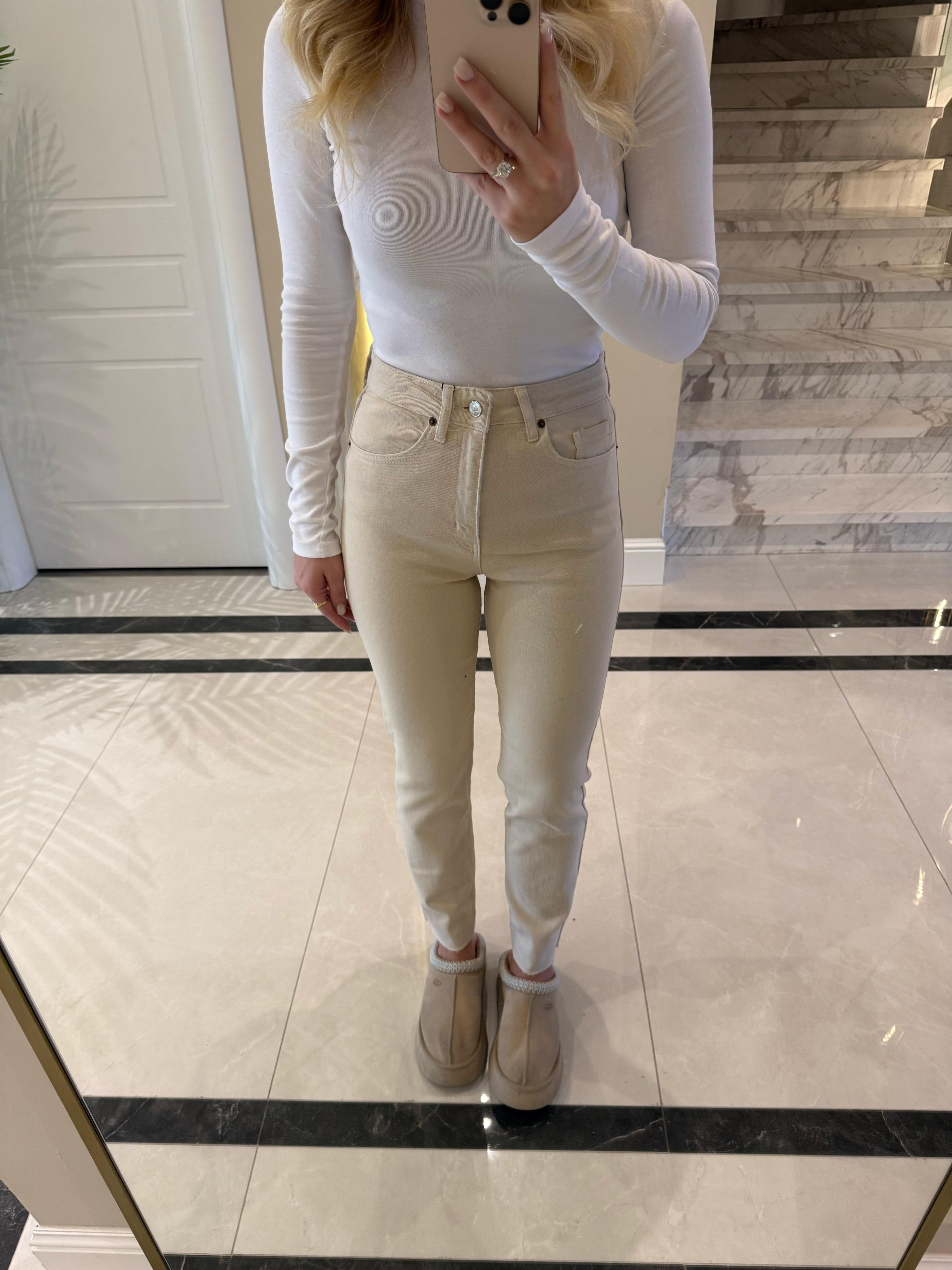 Ekru Kesik Paçalı Boy Fit Jean -2155