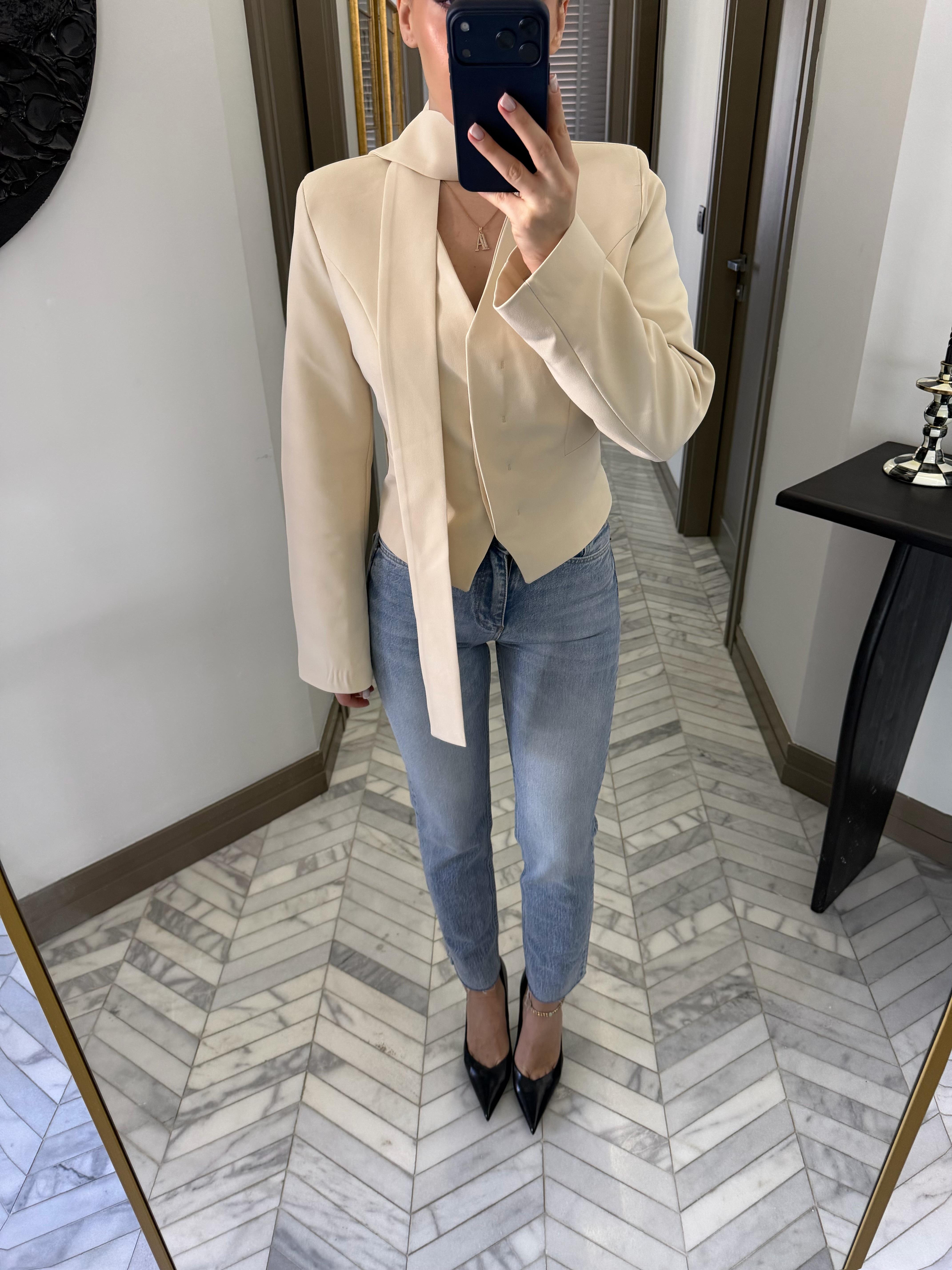 Ekru Oturtmalı Kısa Ceket-85175