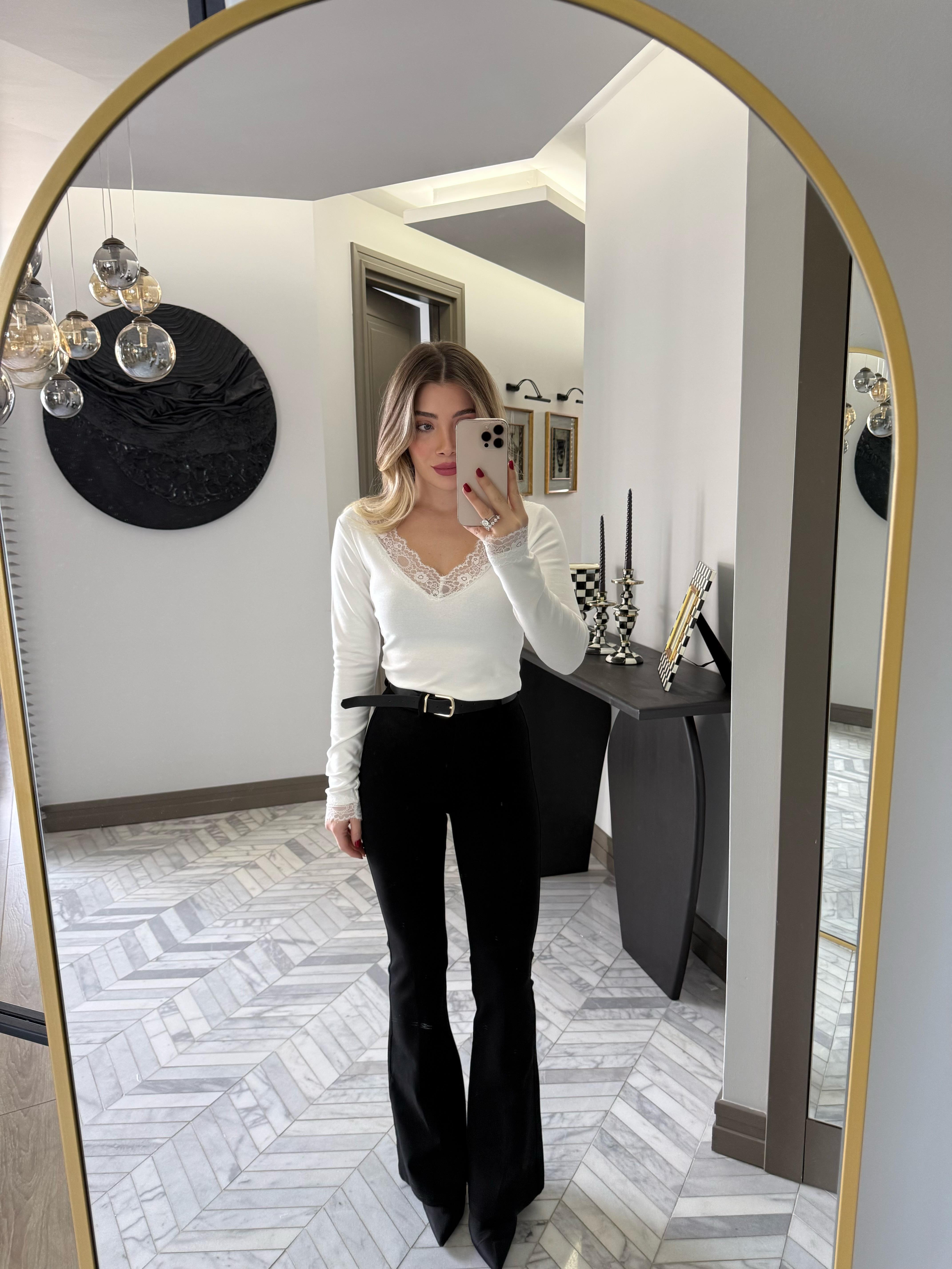 Ekru Yakadan Dantelli Bluz-1089