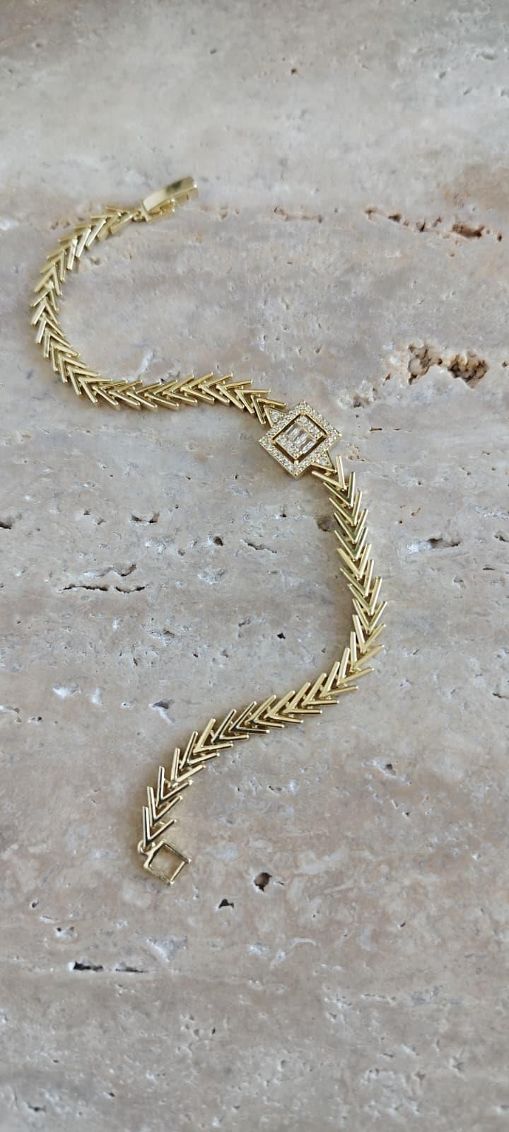 Gold Balık Kılçığı Baget  Taşlı Bileklik