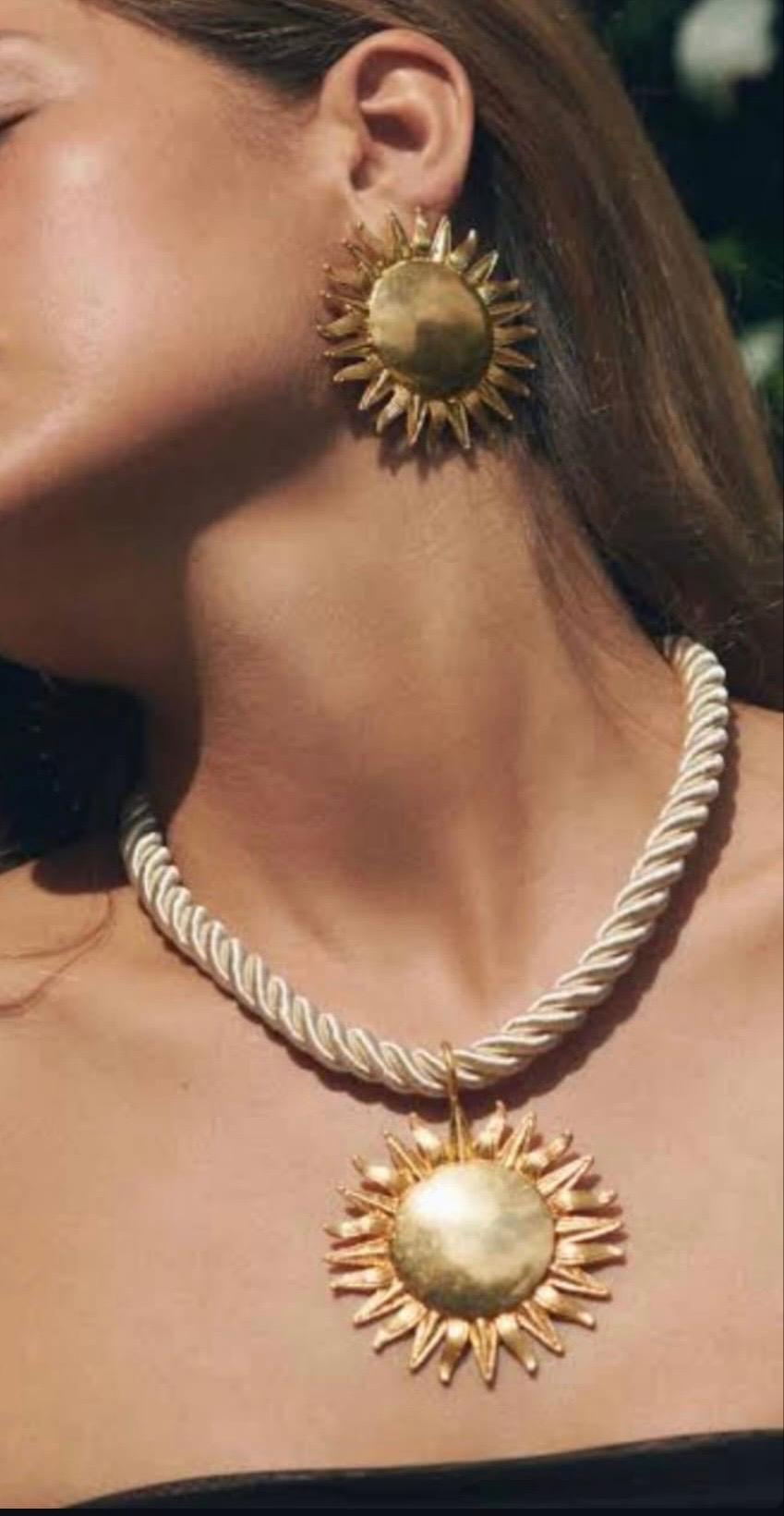 Gold Güneş Kolye