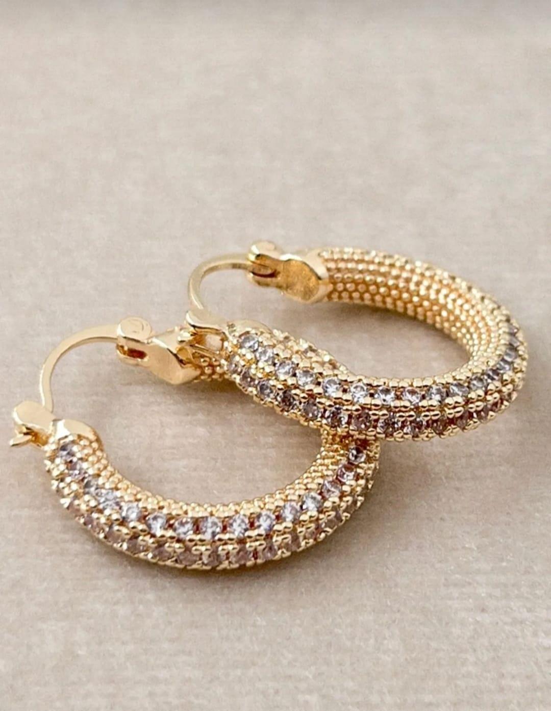 Gold Taşlı Halka Küpe