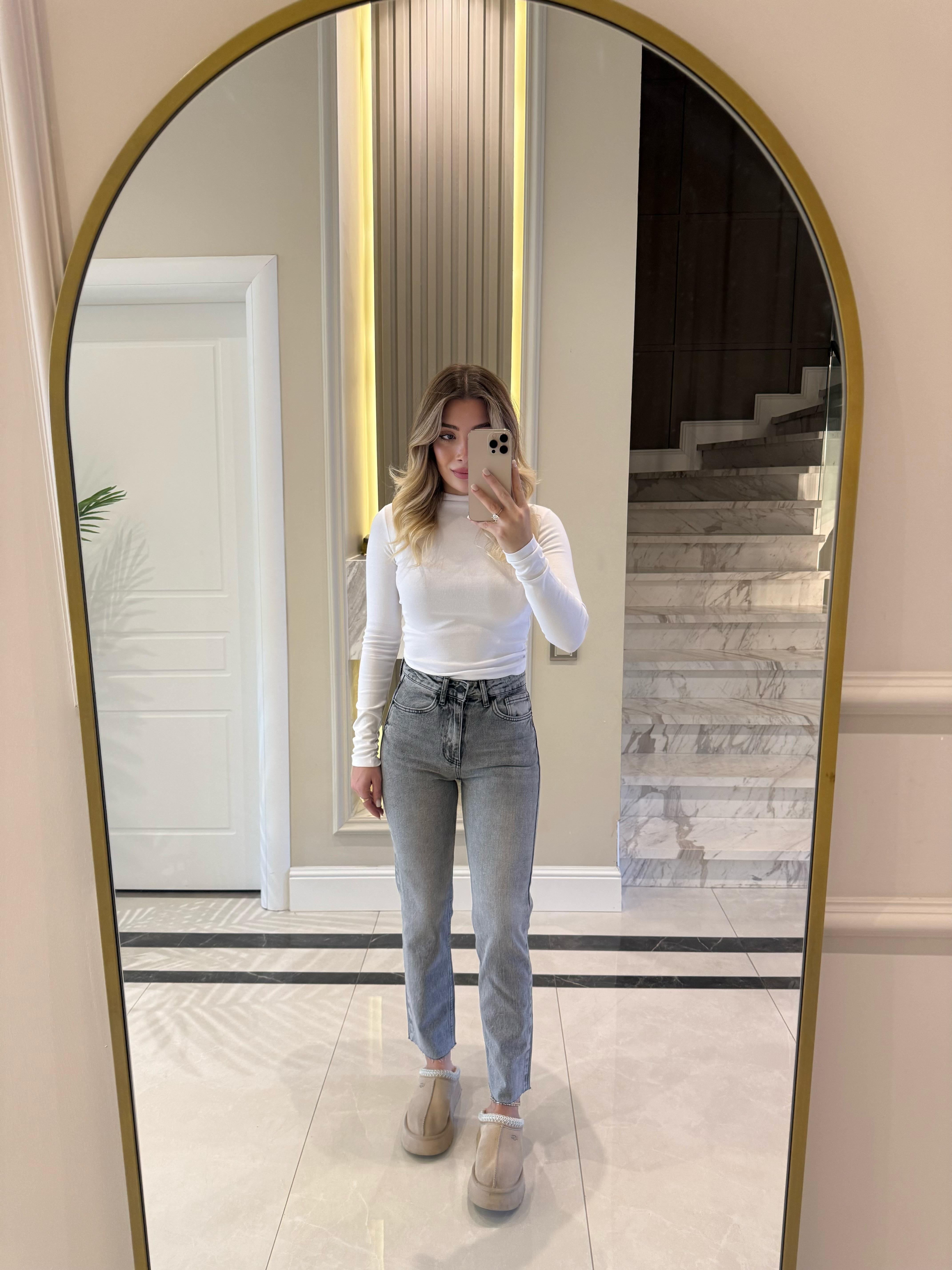 Gri Yıkamalı Kesik Paçalı Boy Fit Jean -2028