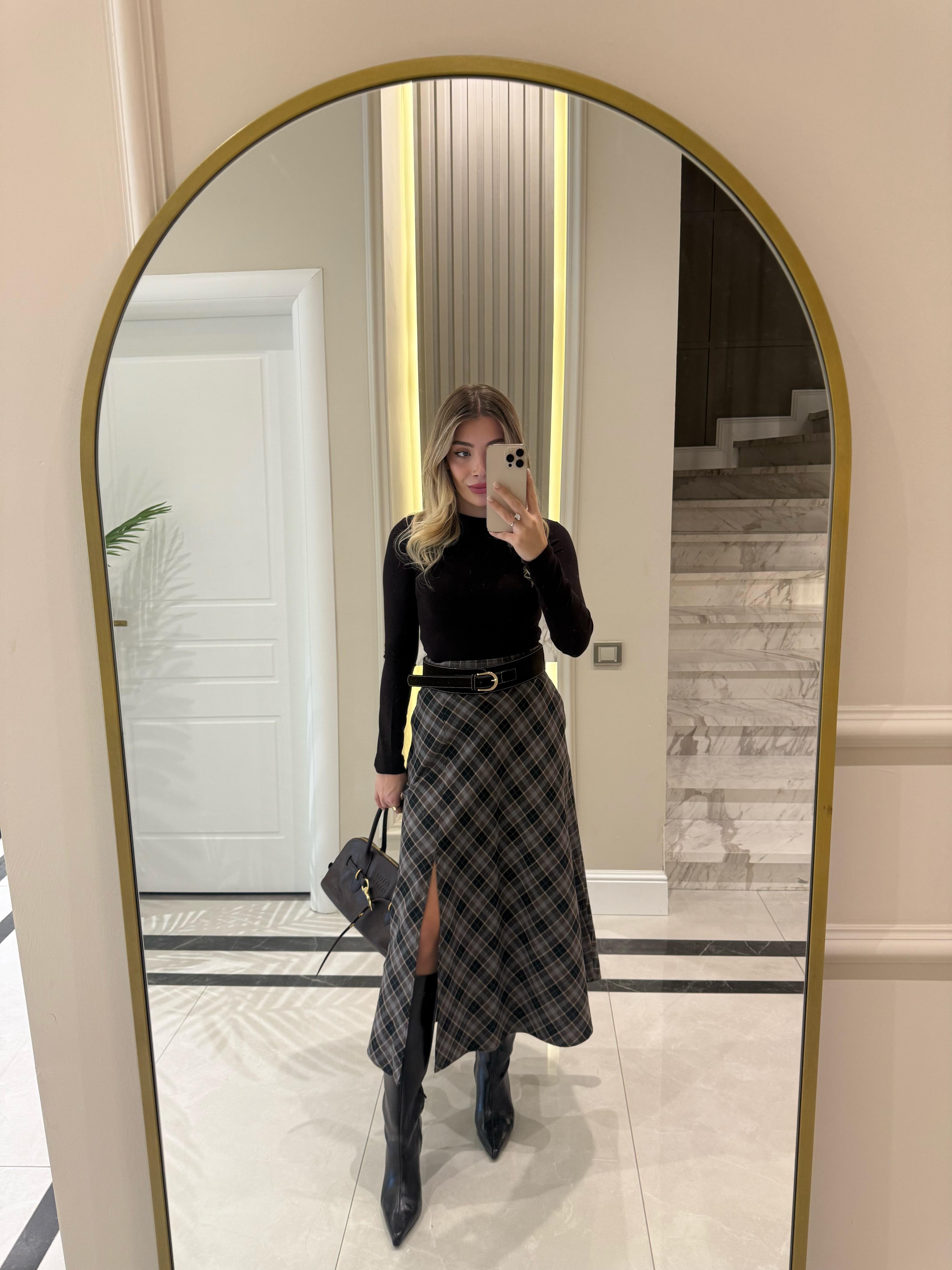 Kahve Küçük  Ekoseli Midi Boy Yırtmaçlı Etek