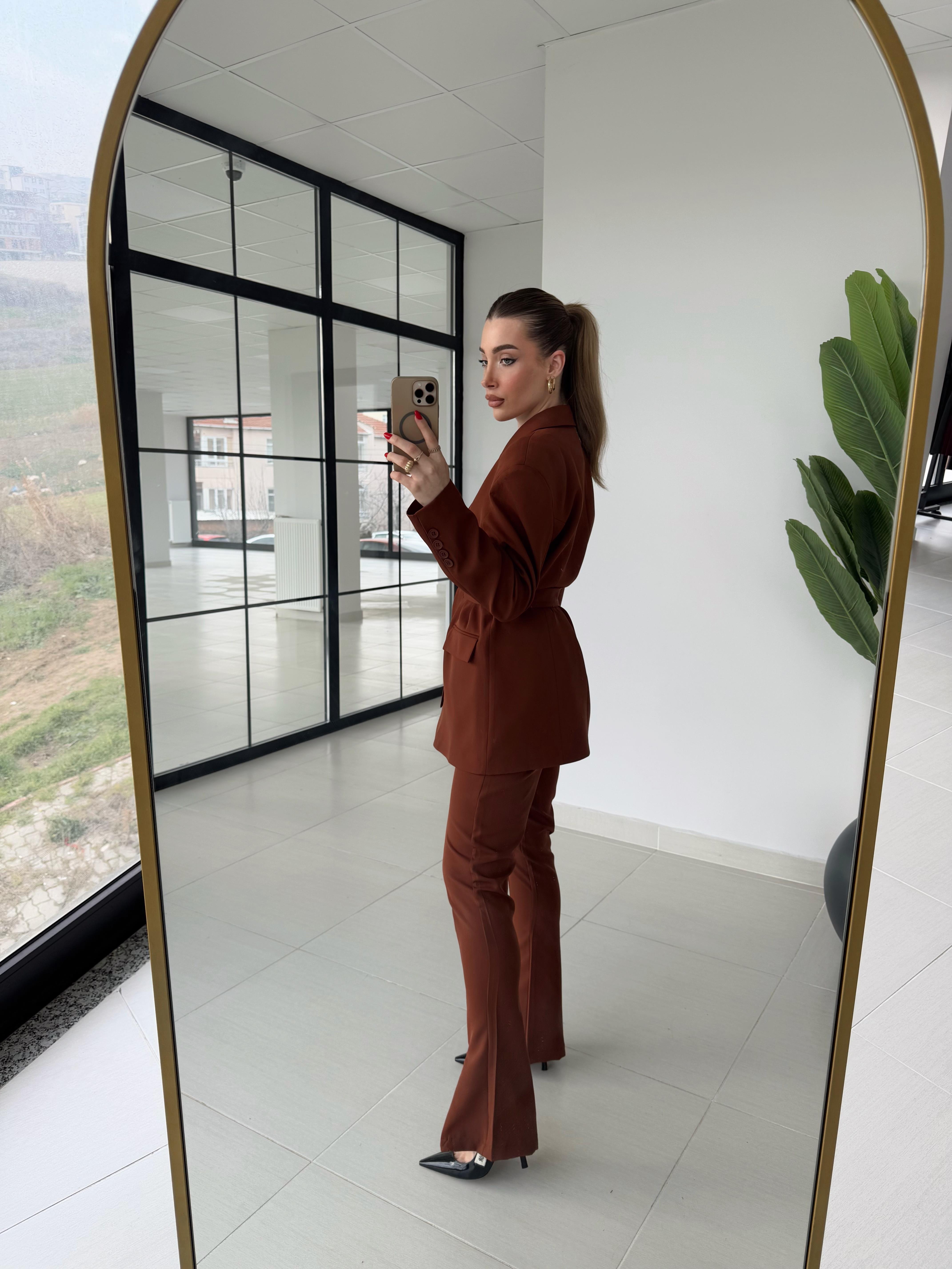 Kahve Marka Model Kuşaklı İkili Kumaş Takım