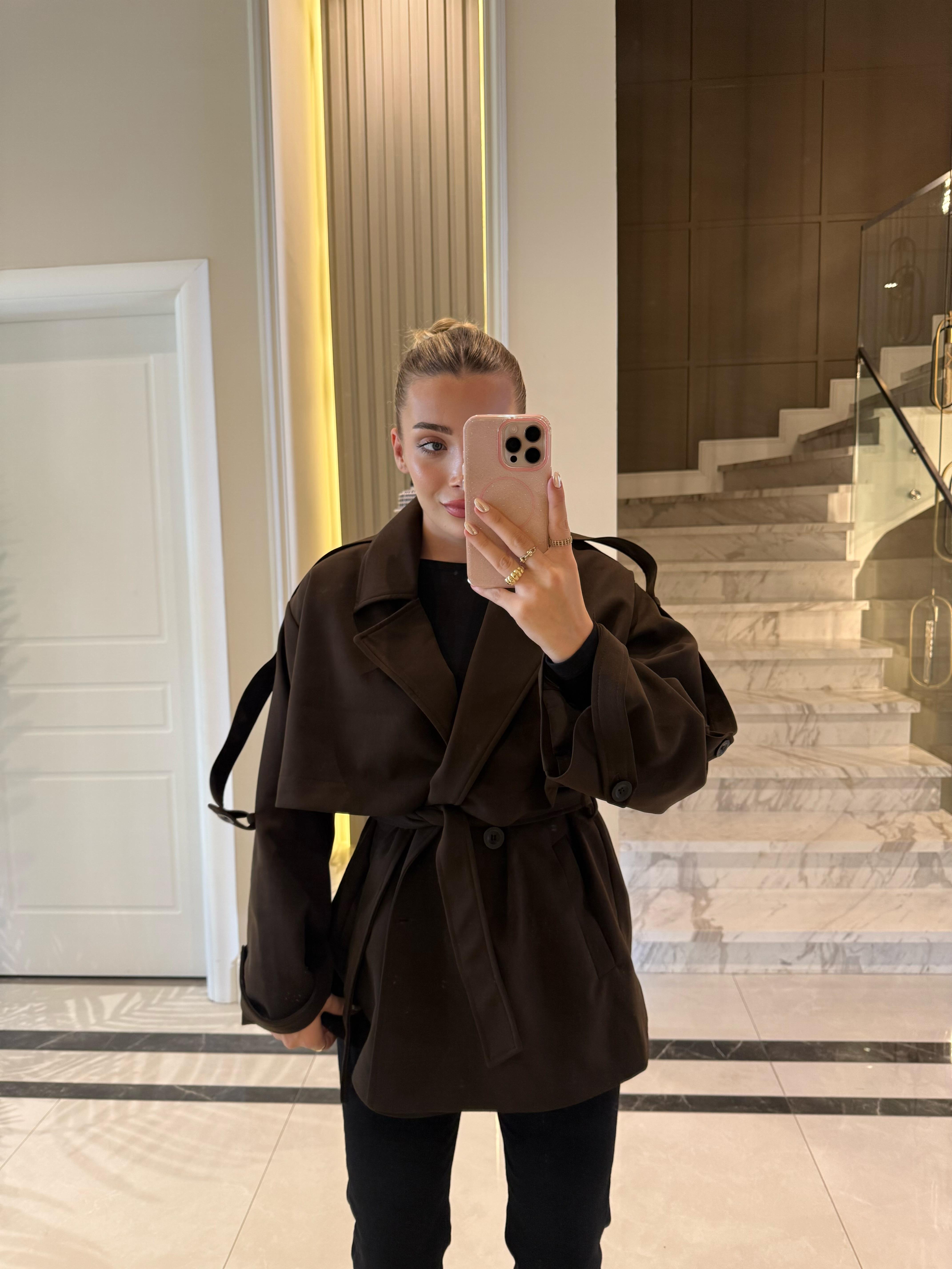 Kahve Rengi Apoletlı Oversize  Kısa Trenç-9582