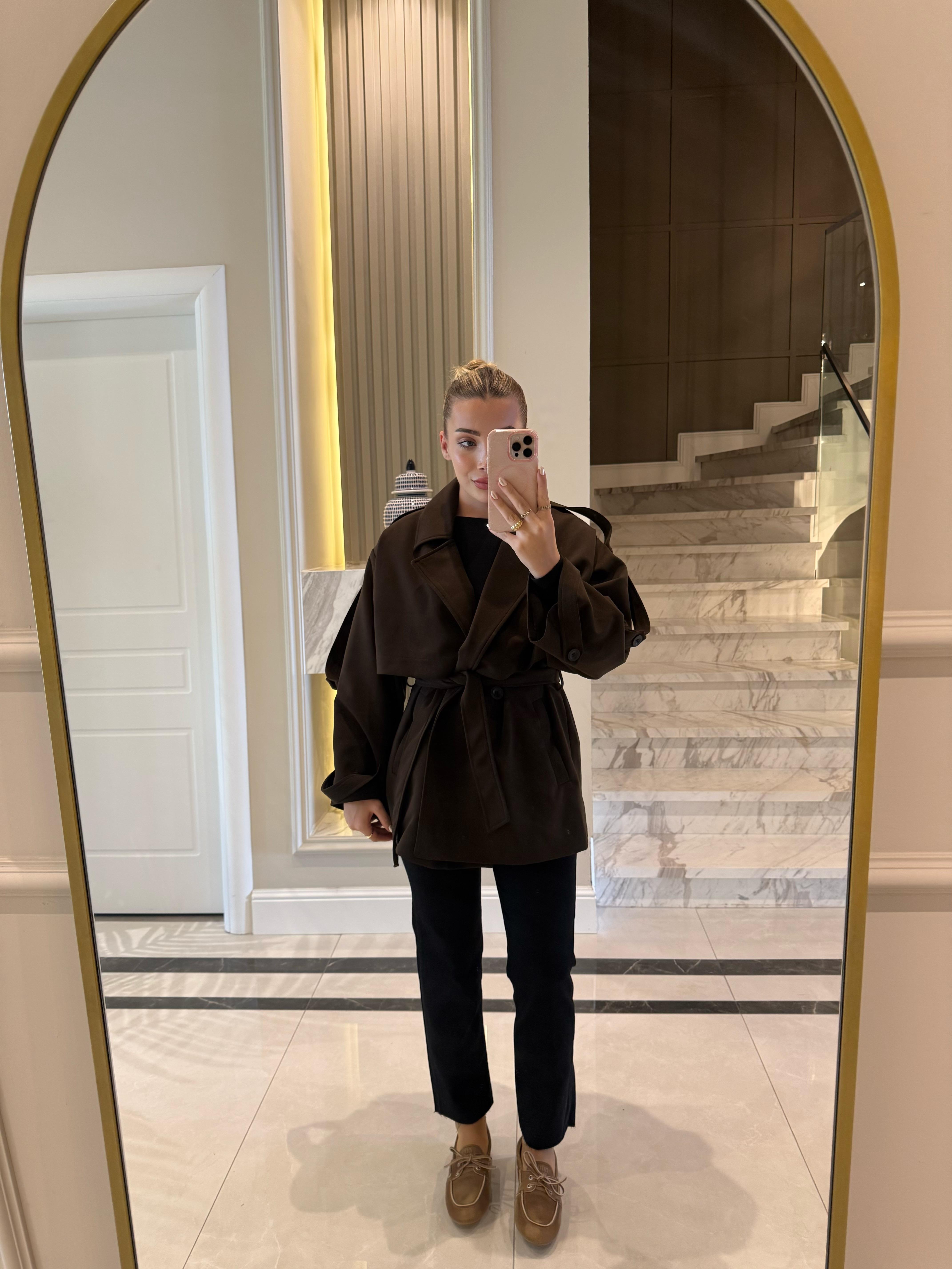 Kahve Rengi Apoletlı Oversize  Kısa Trenç-9582
