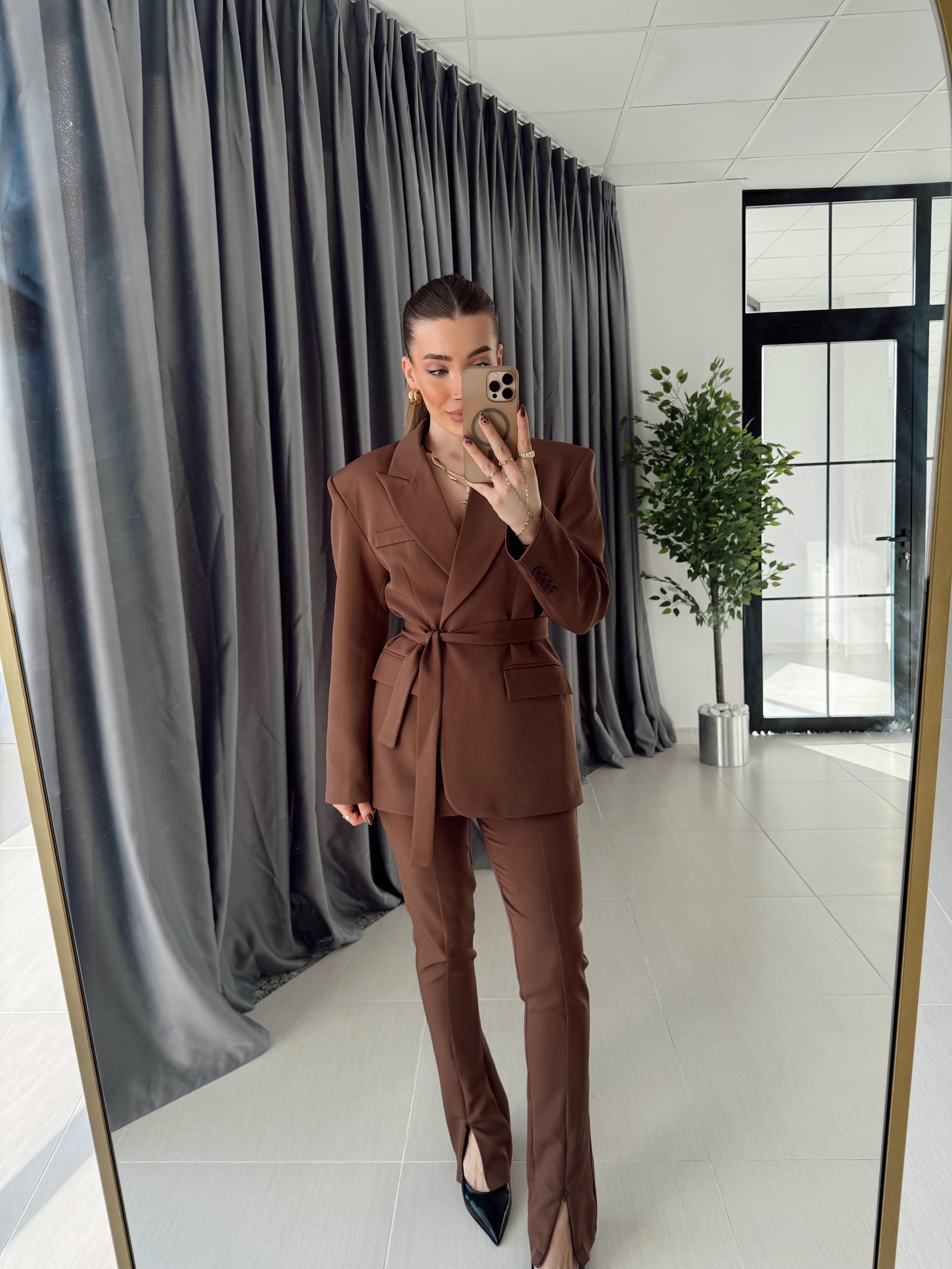 Kahve Rengi Marka Model Kuşaklı İkili Kumaş Takım