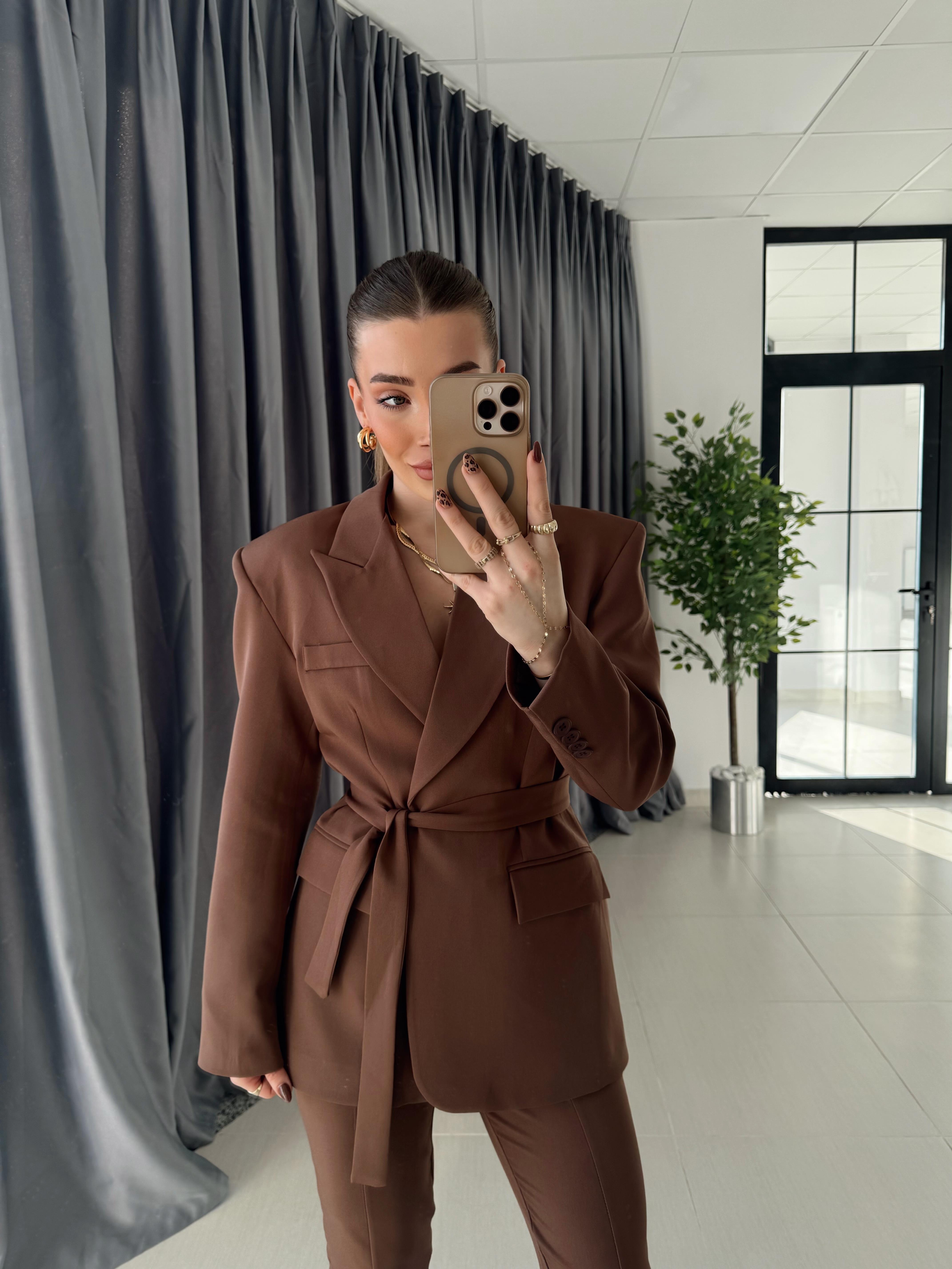 Kahve Rengi Marka Model Kuşaklı İkili Kumaş Takım