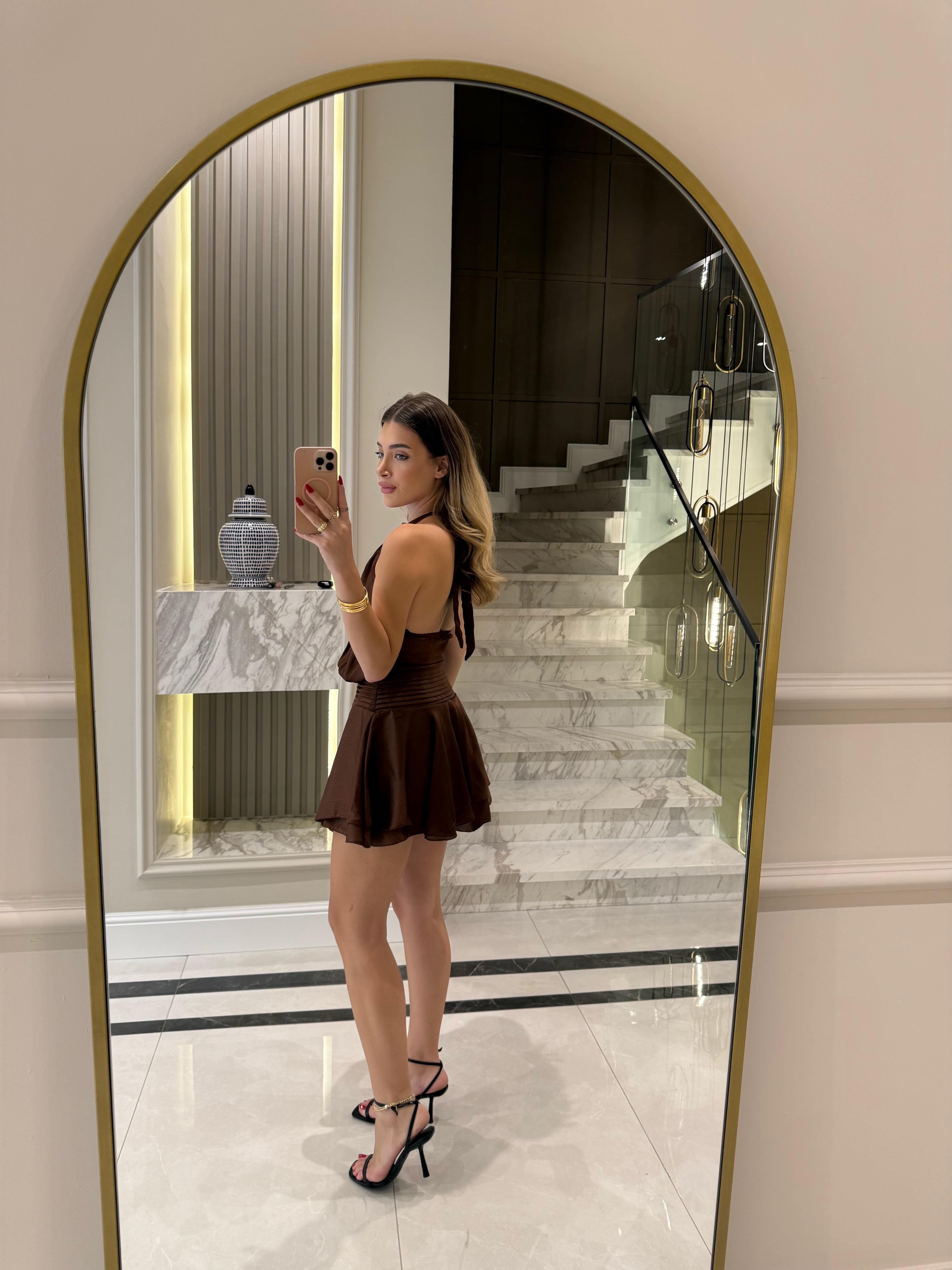 Kahverengi Altı Volanlı Halter Yakalı Mini Elbise