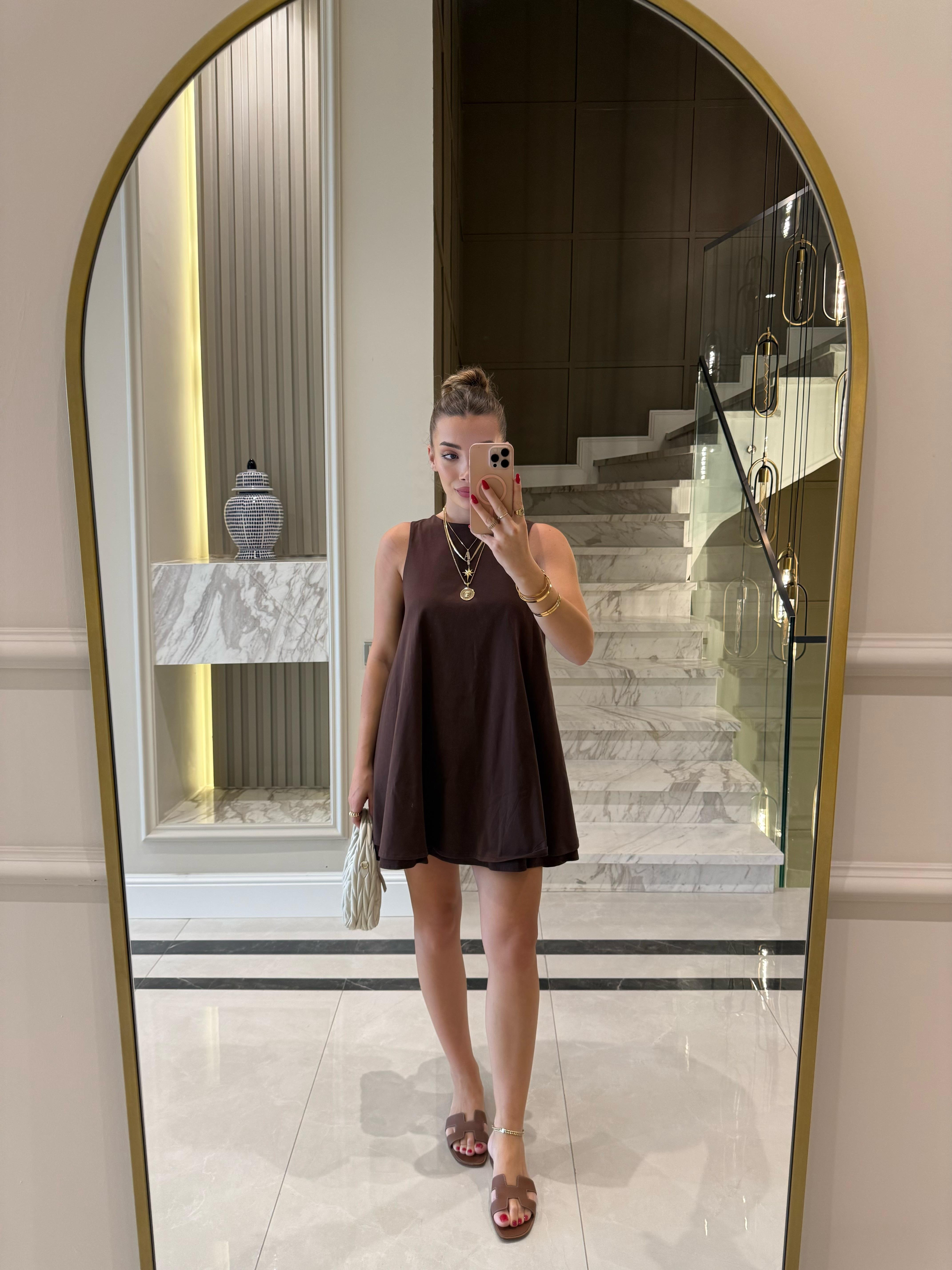 Kahverengi Volümlü Kısa Elbise