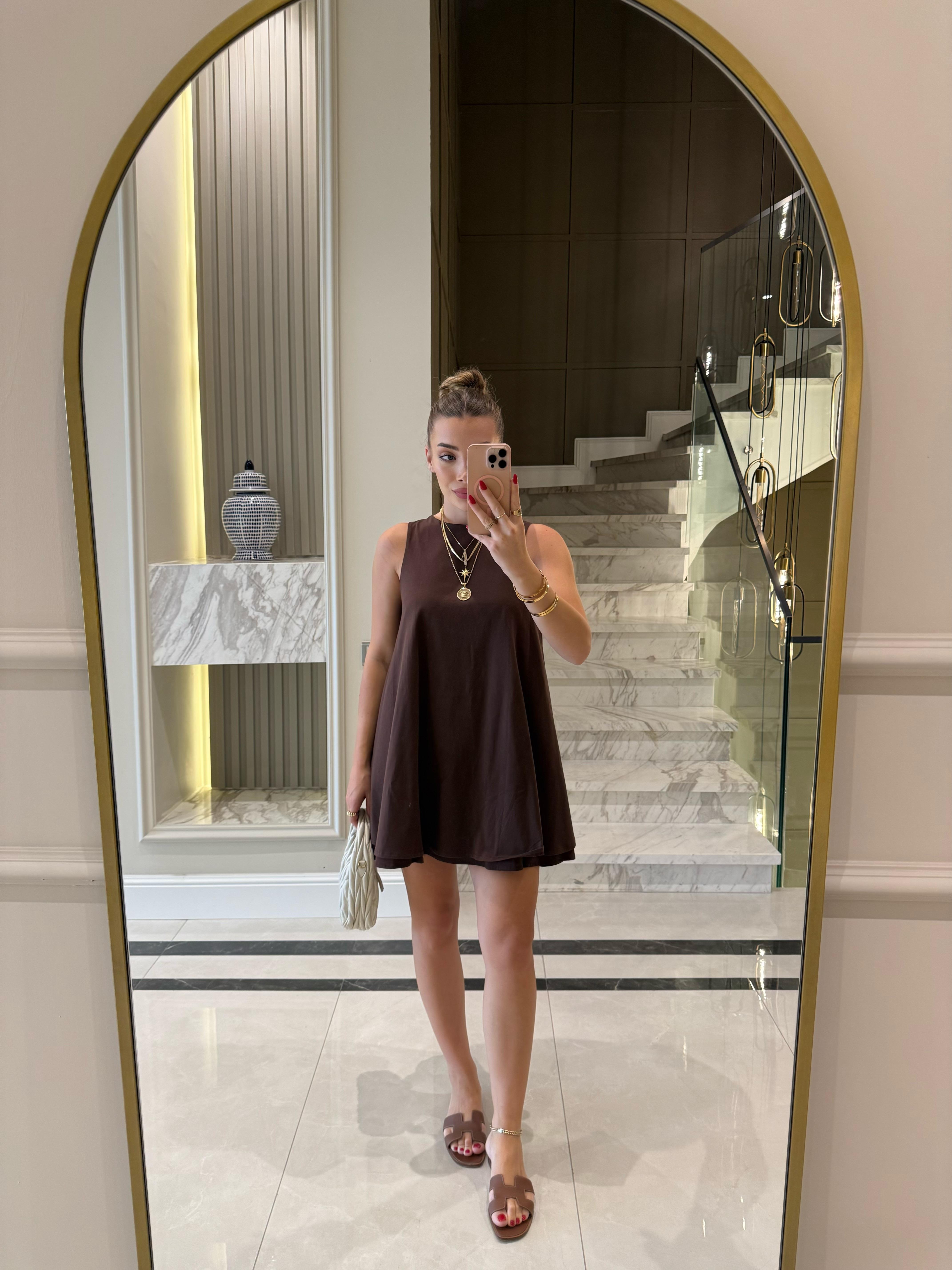 Kahverengi Volümlü Kısa Elbise