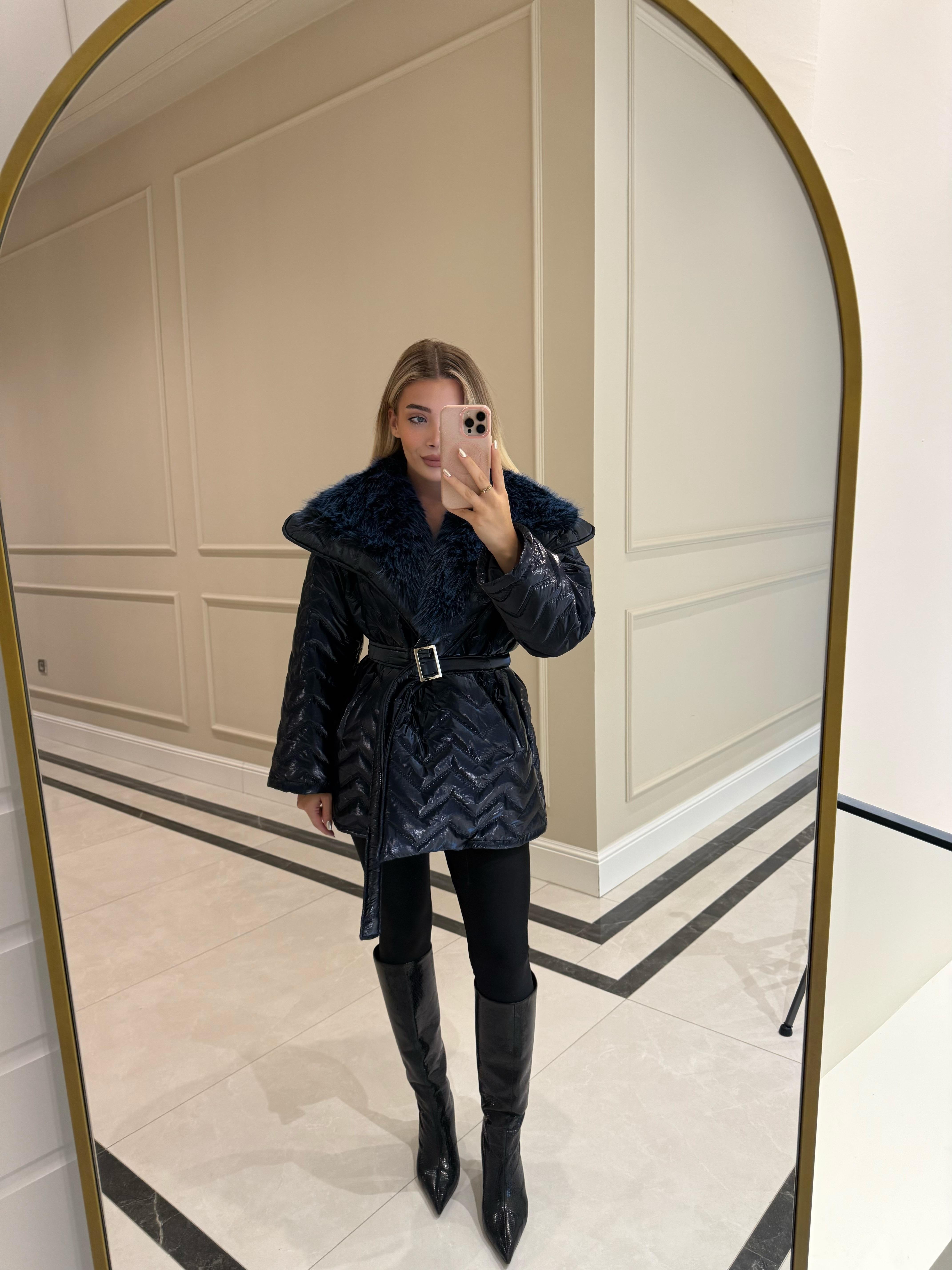 Lacivert Rugan Kürk Detaylı Şişme Mont