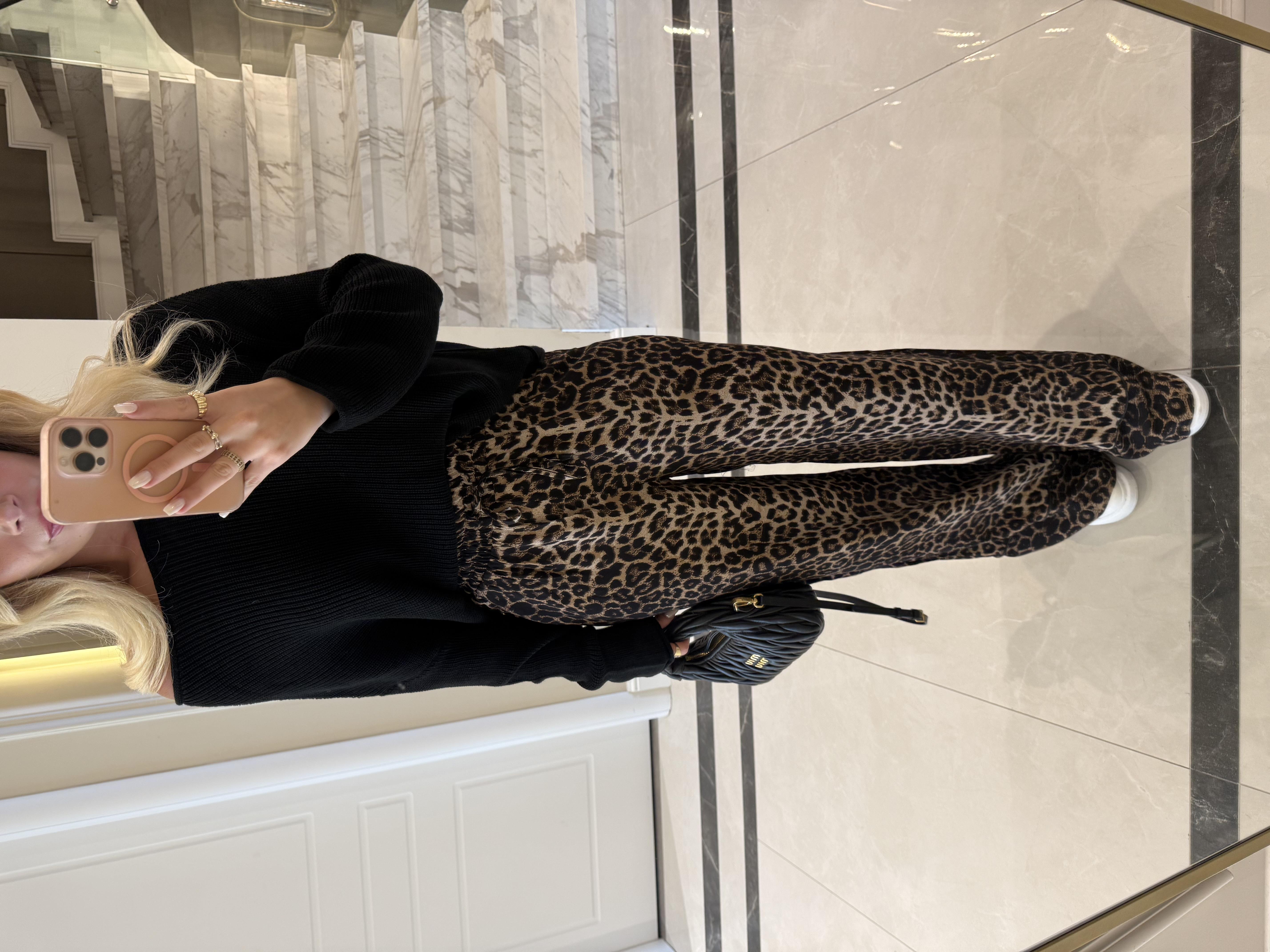 Leopar Desenli Paçası Biyeli Bol Paça Pantolon 