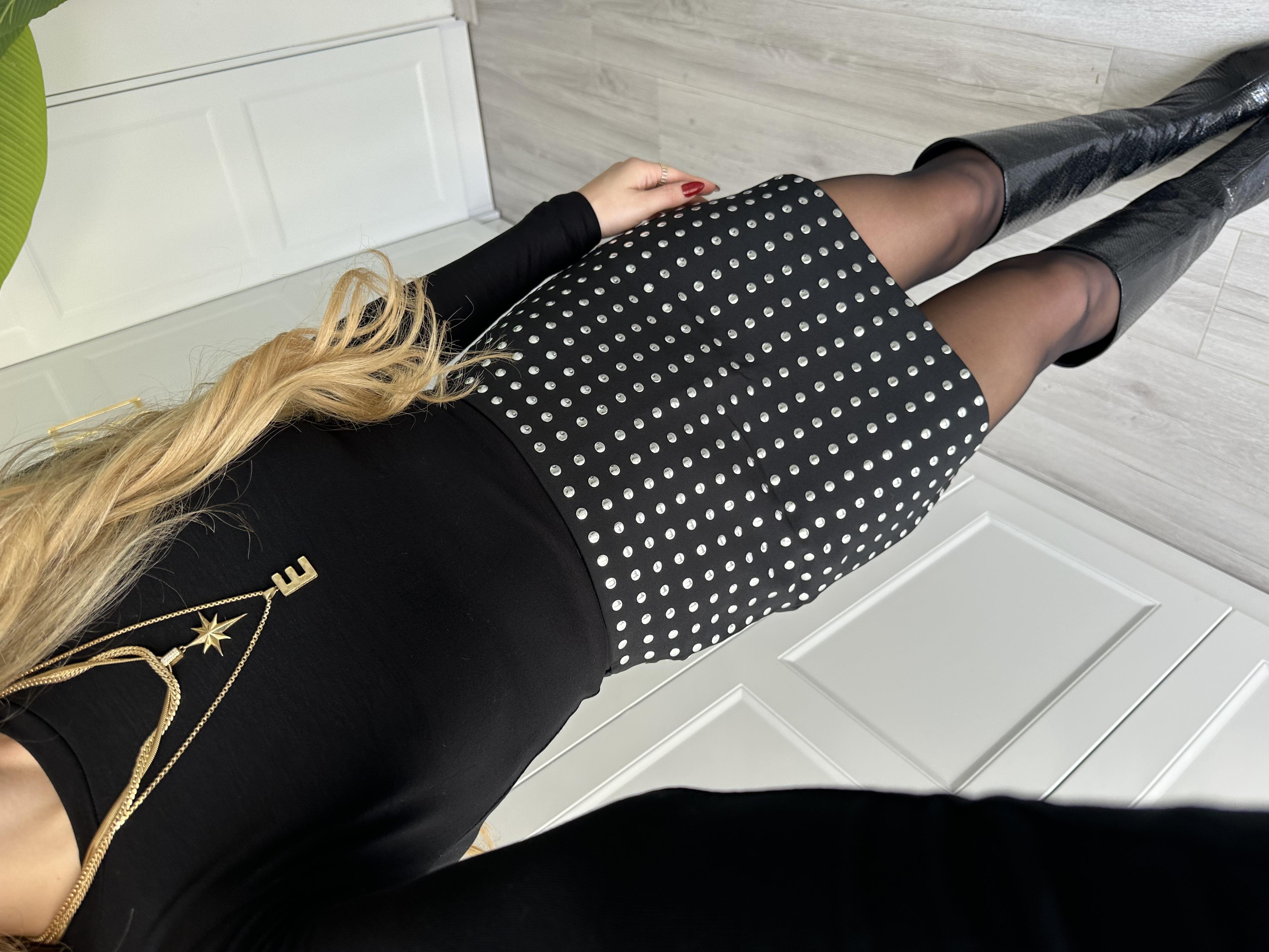 Marka Model Siyah Zımbalı Etek