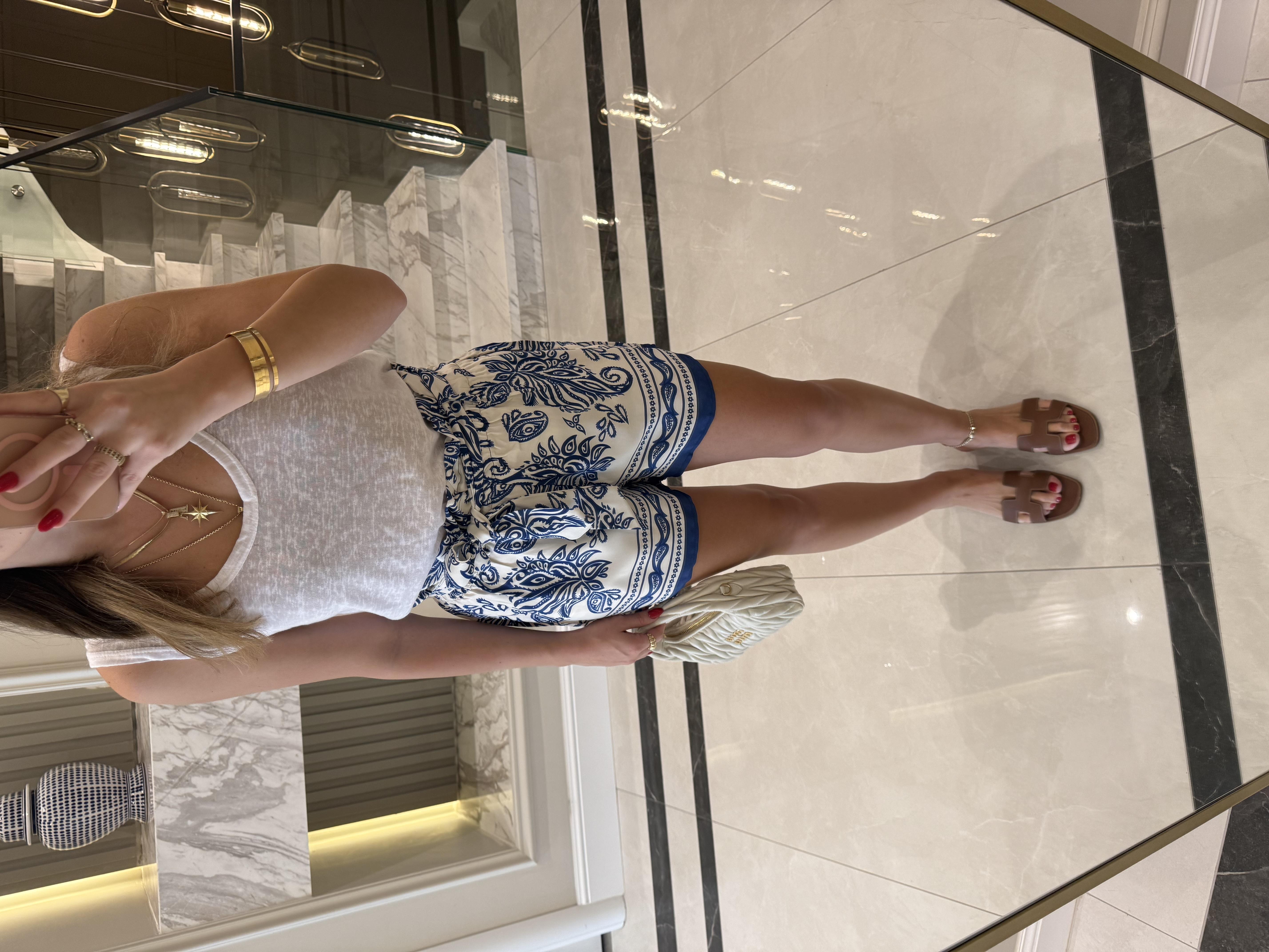 Mavi-Beyaz Desenli Şort