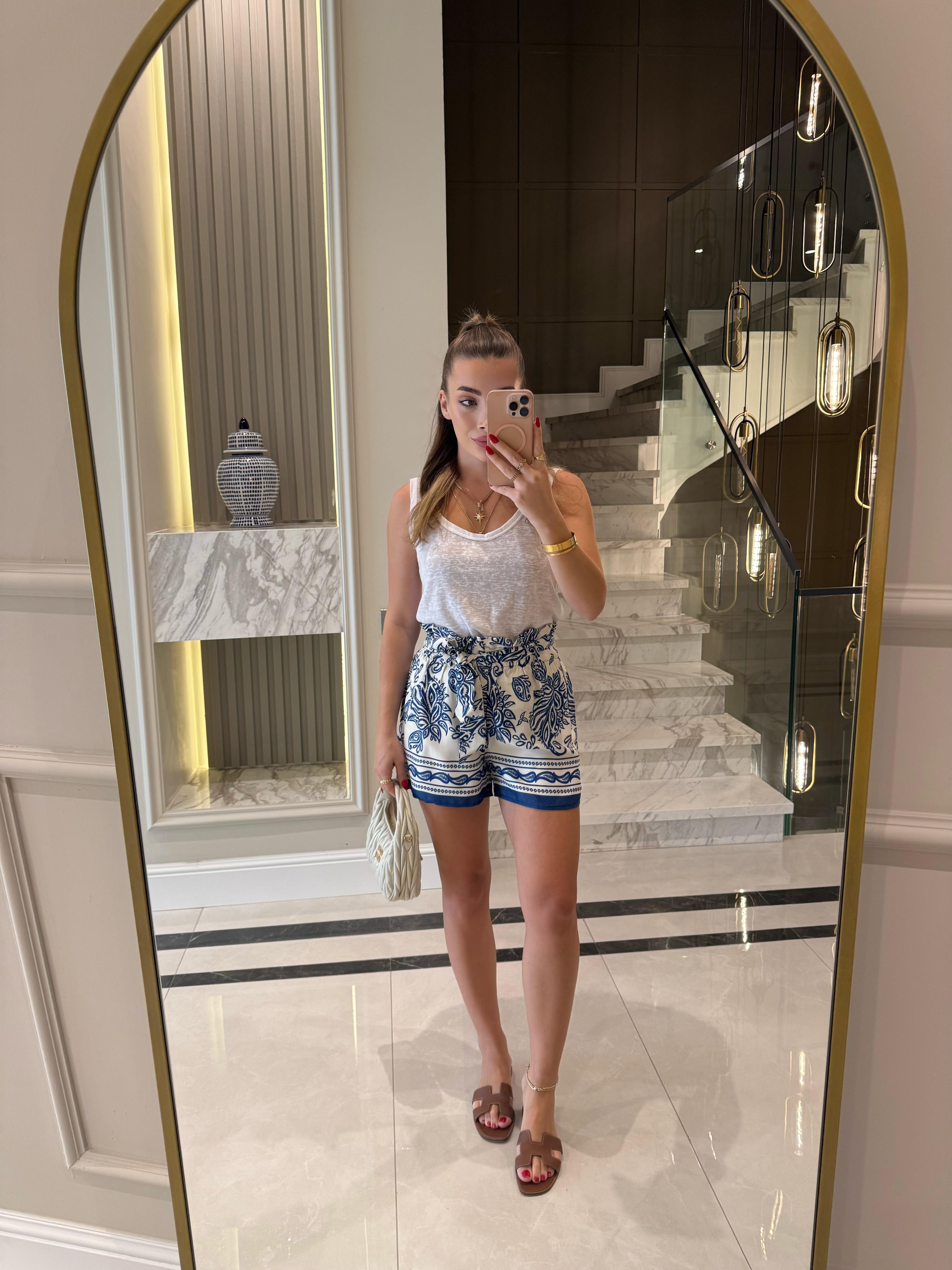 Mavi-Beyaz Desenli Şort