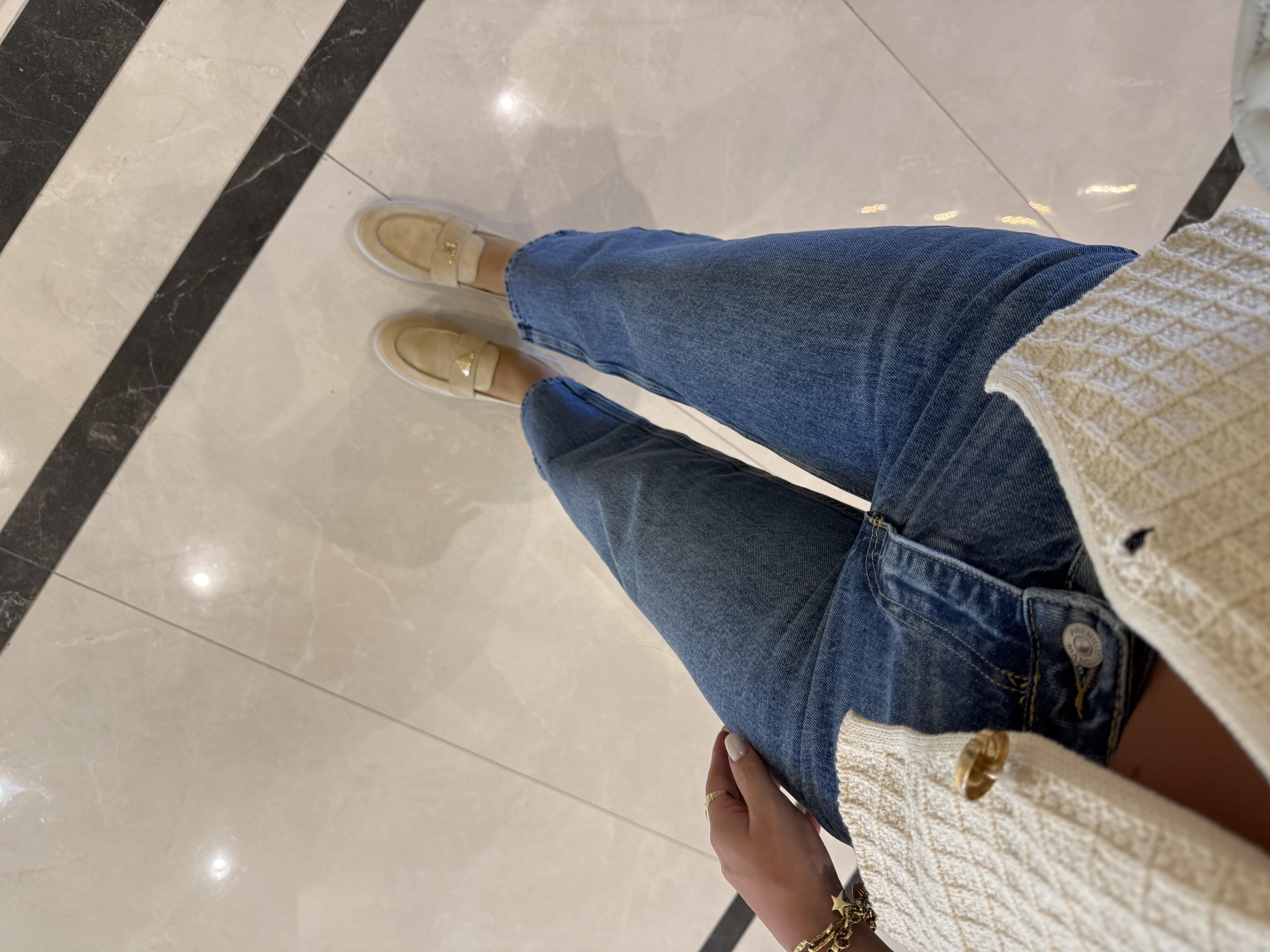 Mavi Taşlanmış Relax Fit Jean