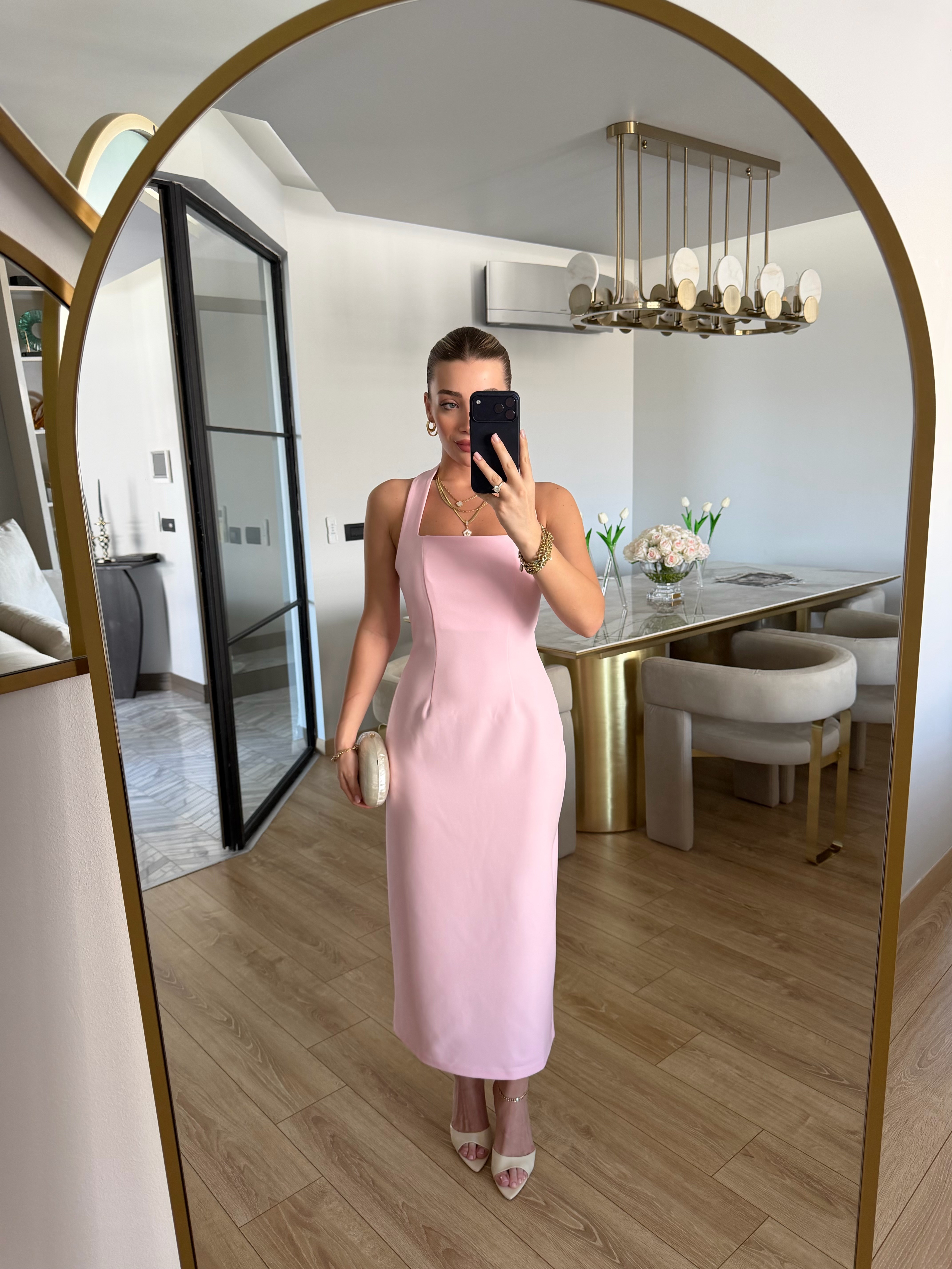 Pembe Boyundan Askılı Midi Boy Elbise