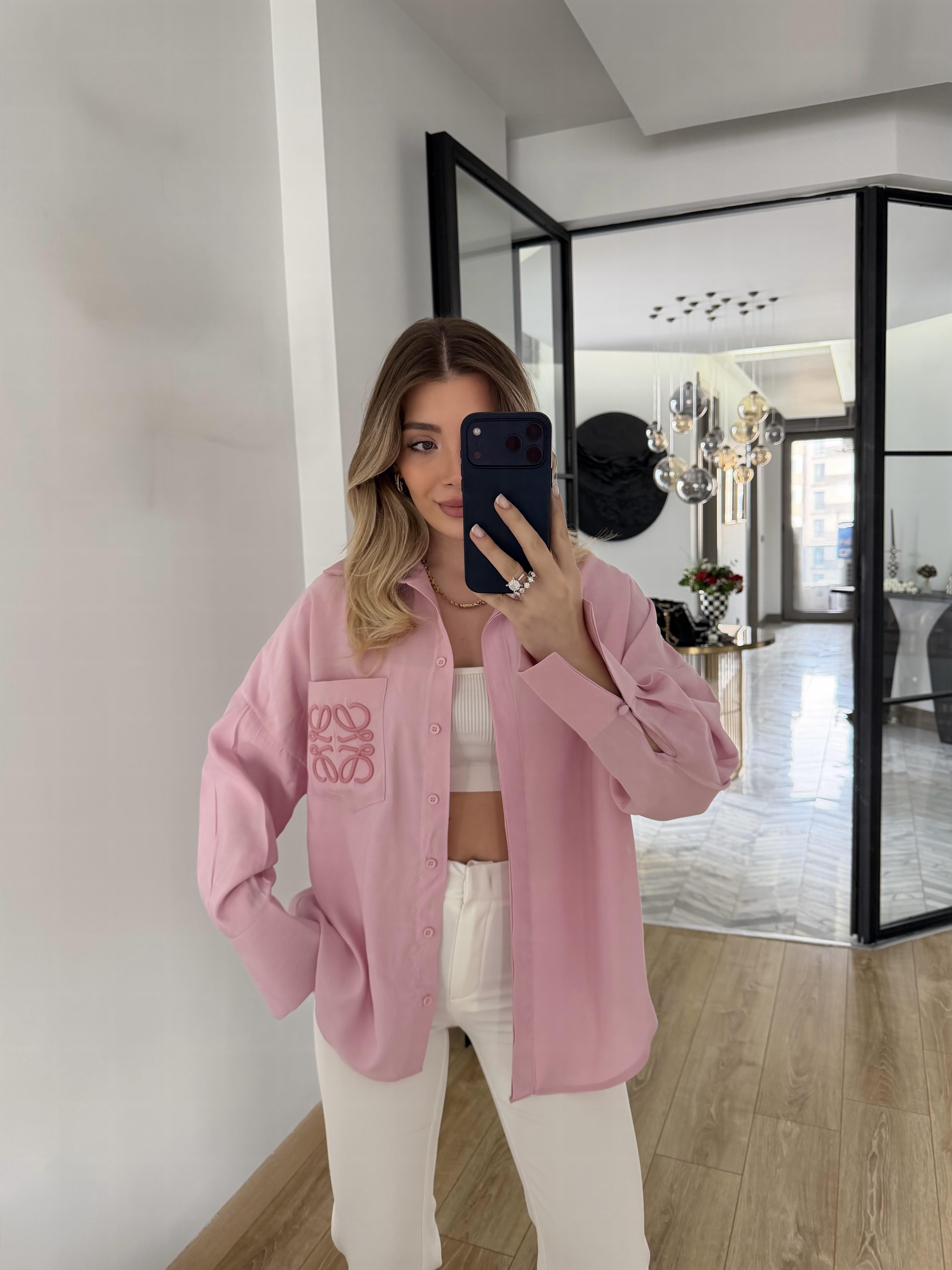 Pembe Orjinal Marka Cebi Nakışlı Gömlek