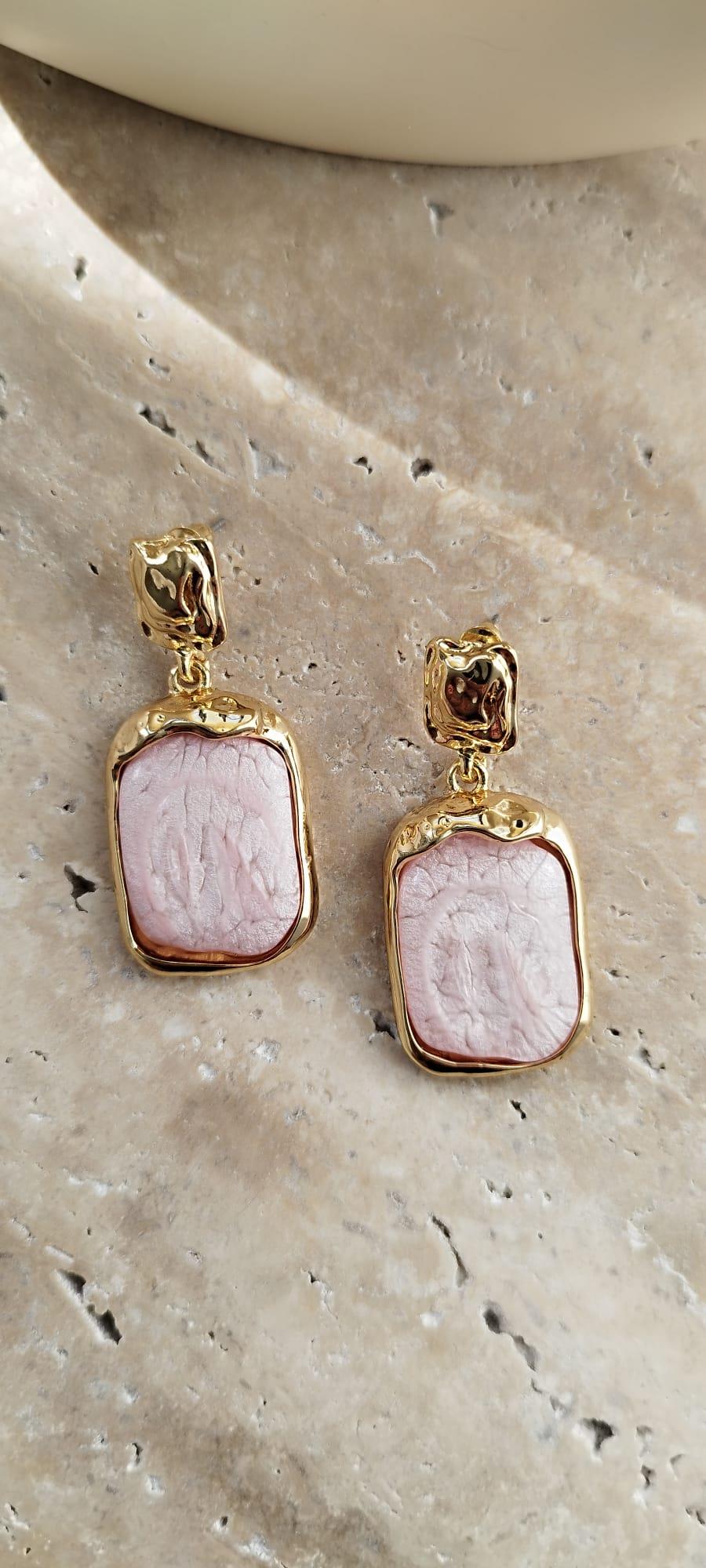 Pembe  Sedefli Bella Küpe