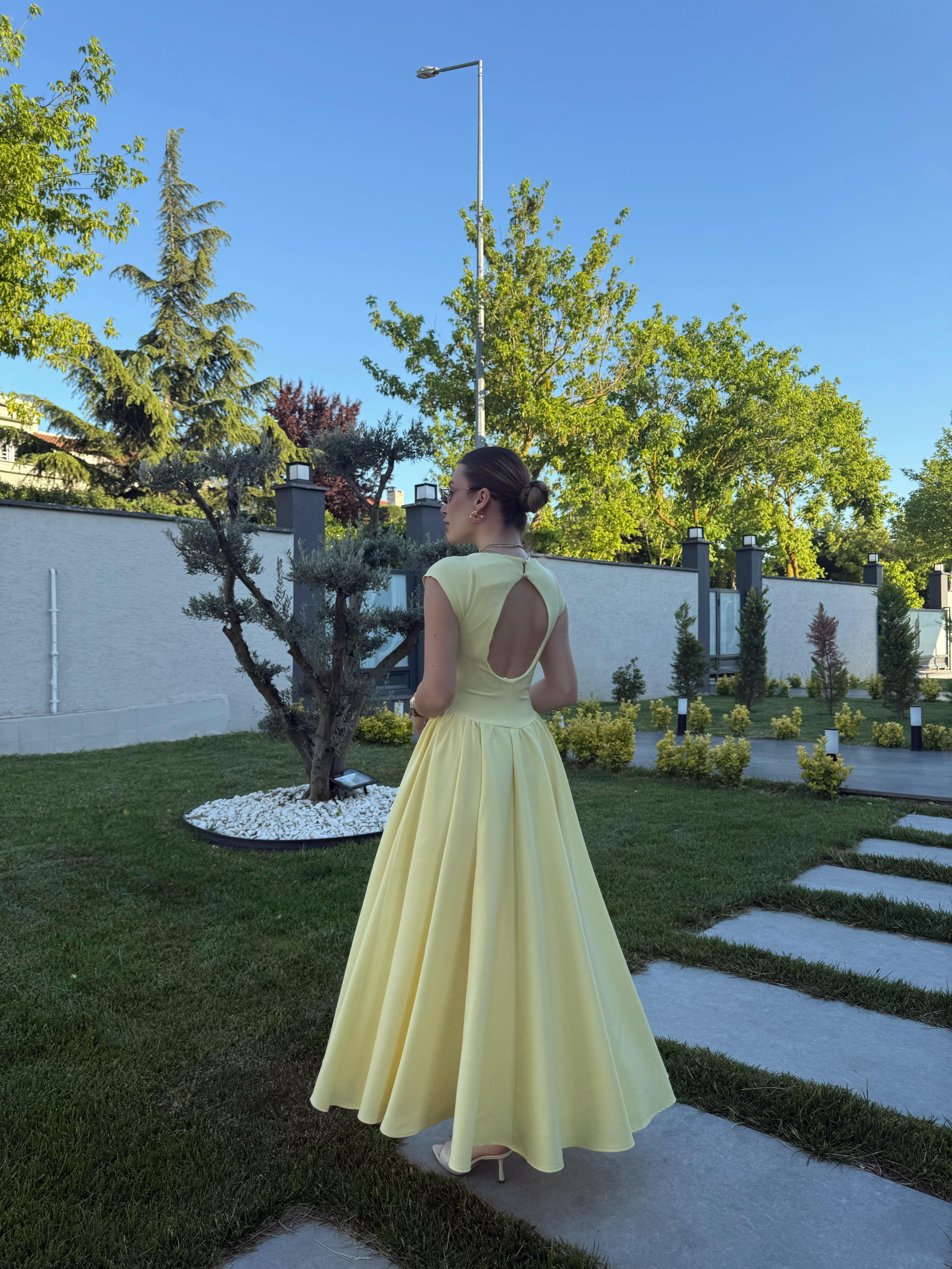 Sarı Bedene Oturan Midi Boy Elbise  