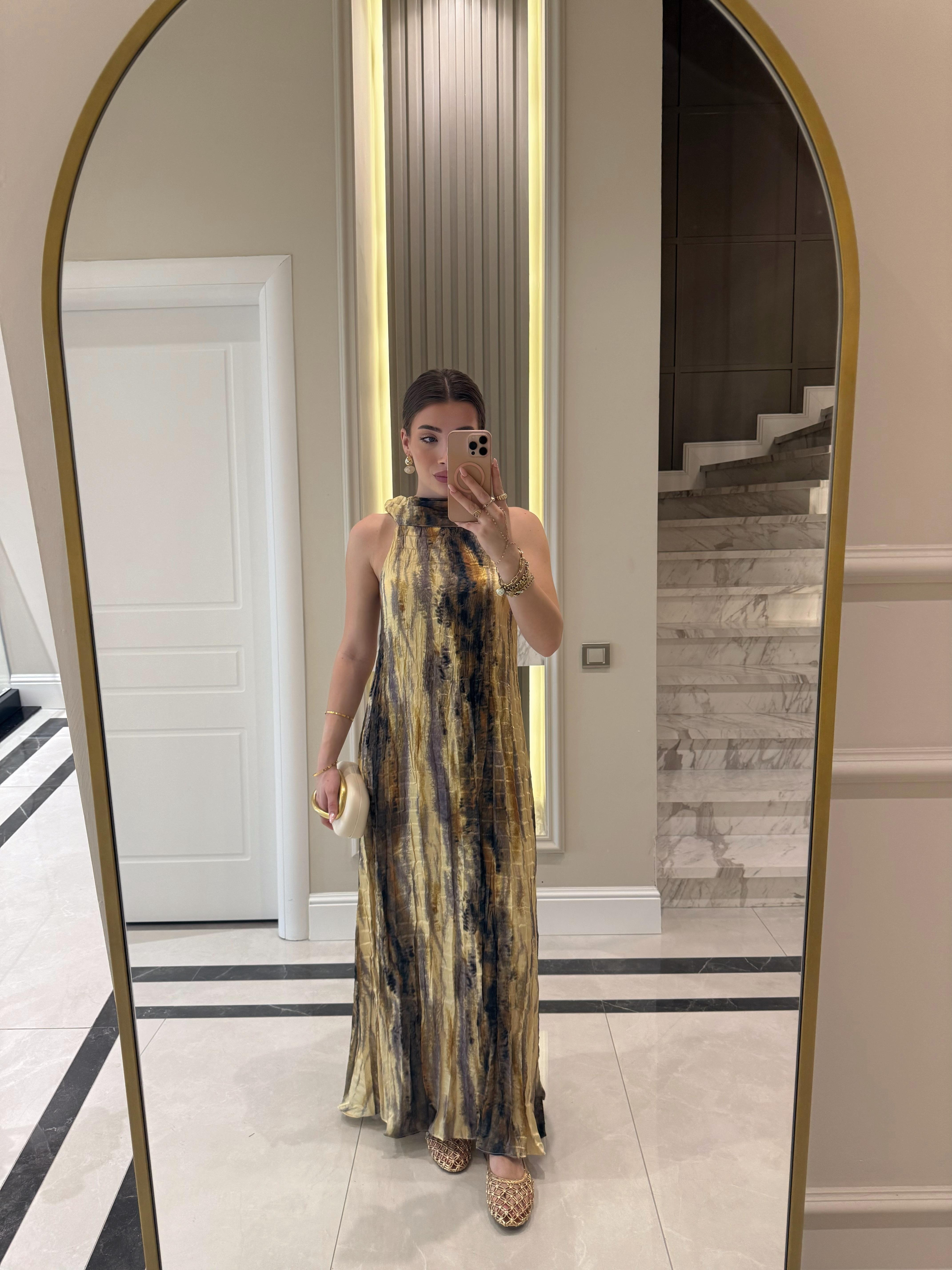 Sarı-Kahve Batik Desenli Halter Yakalı Elbise 