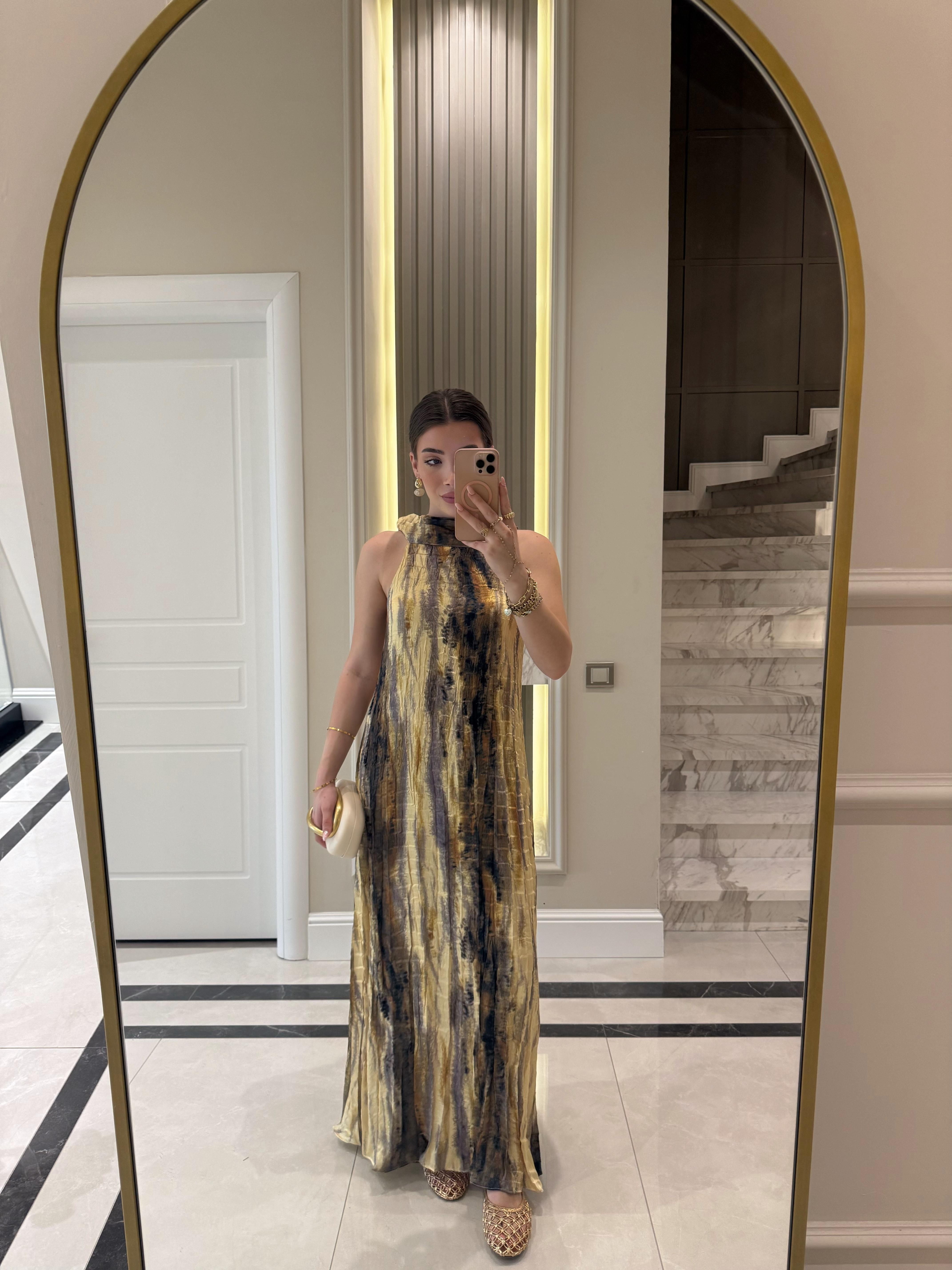 Sarı-Kahve Batik Desenli Halter Yakalı Elbise 