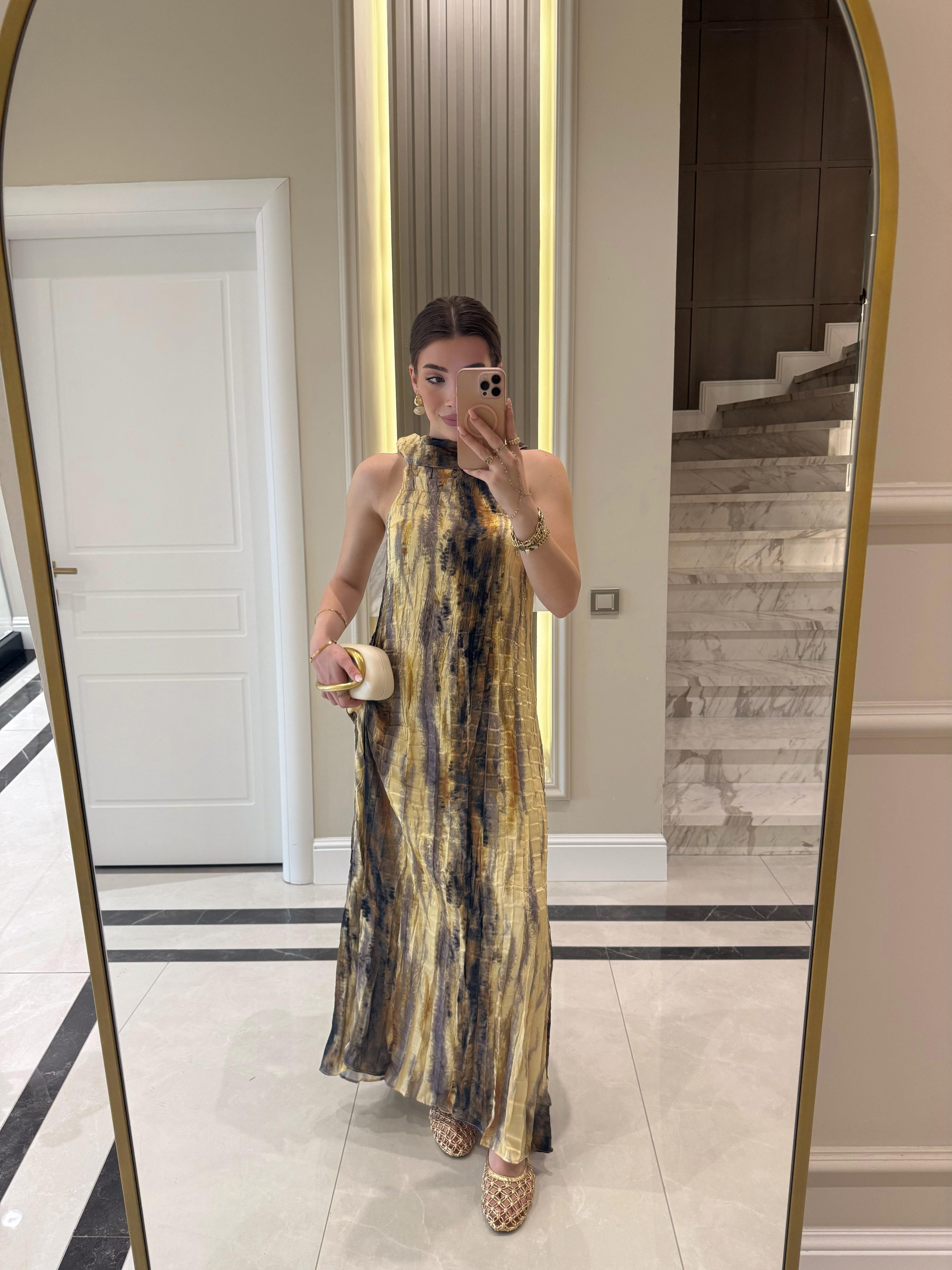 Sarı-Kahve Batik Desenli Halter Yakalı Elbise 