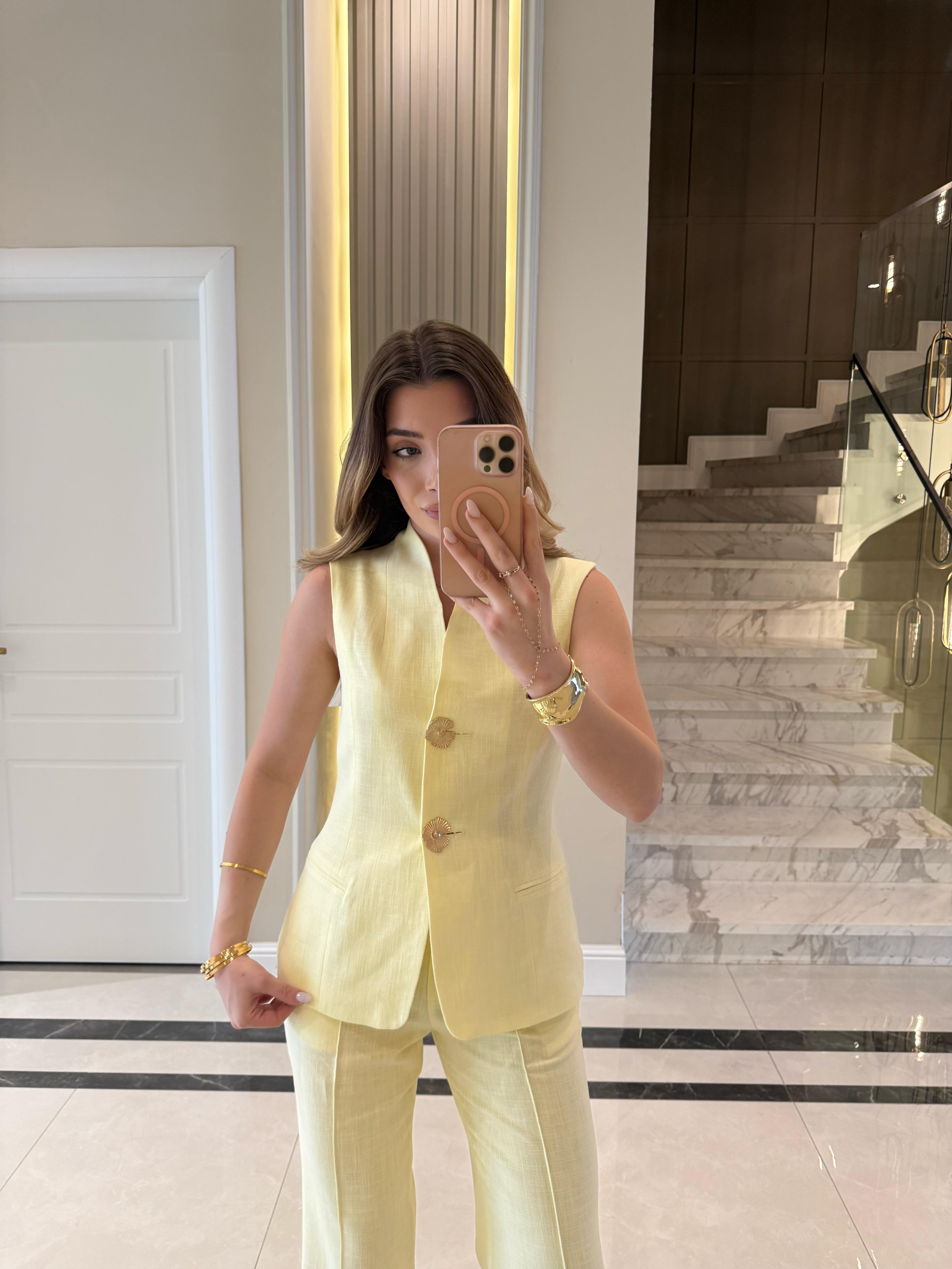 Sarı Keten  Gold Düğmeli Tulipa Takım