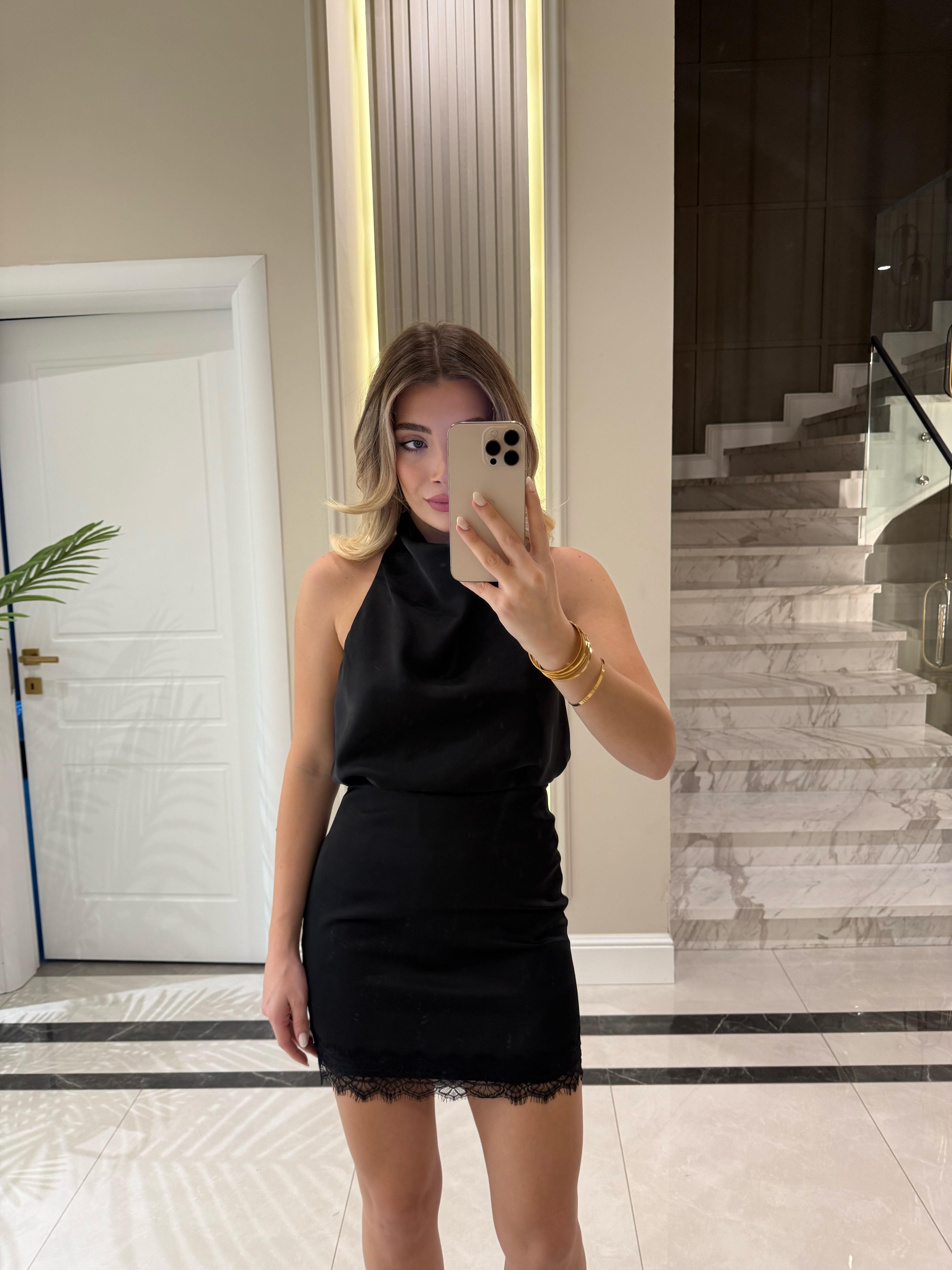 Saten Tok Kumaş Boyundan Askılı Bluz 