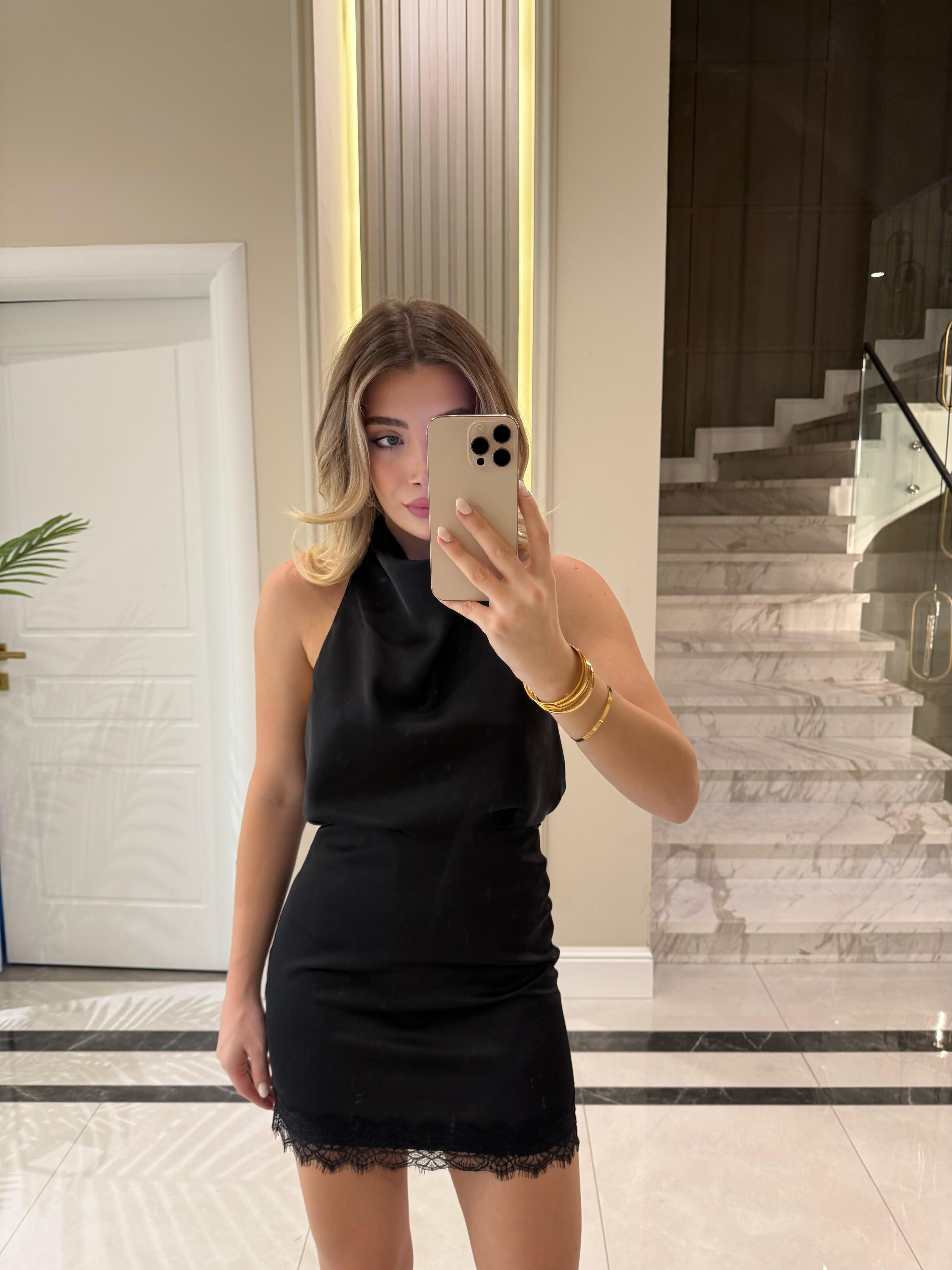 Saten Tok Kumaş Boyundan Askılı Bluz 