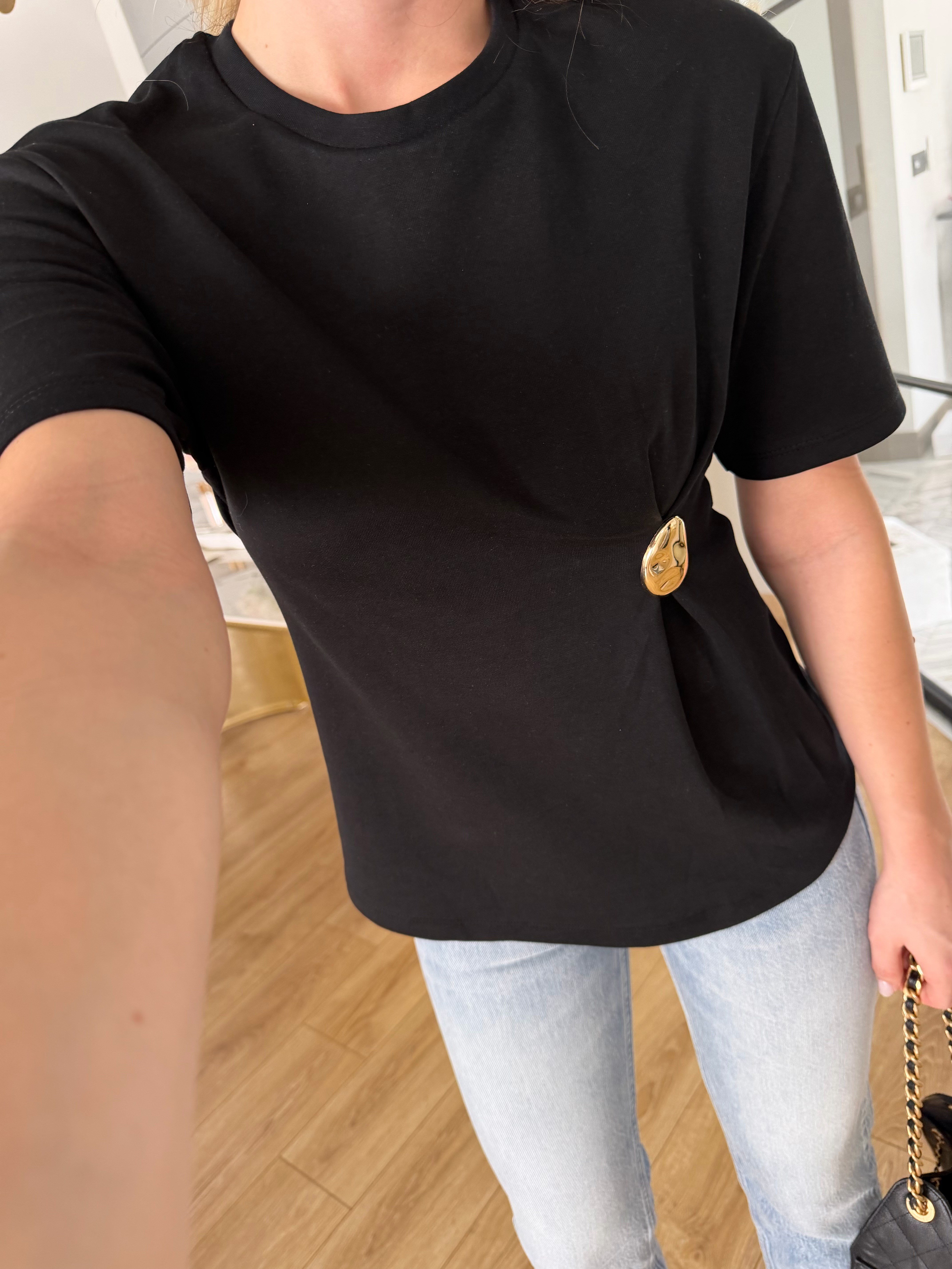 Siyah Aksesuarlı Tişört-1067