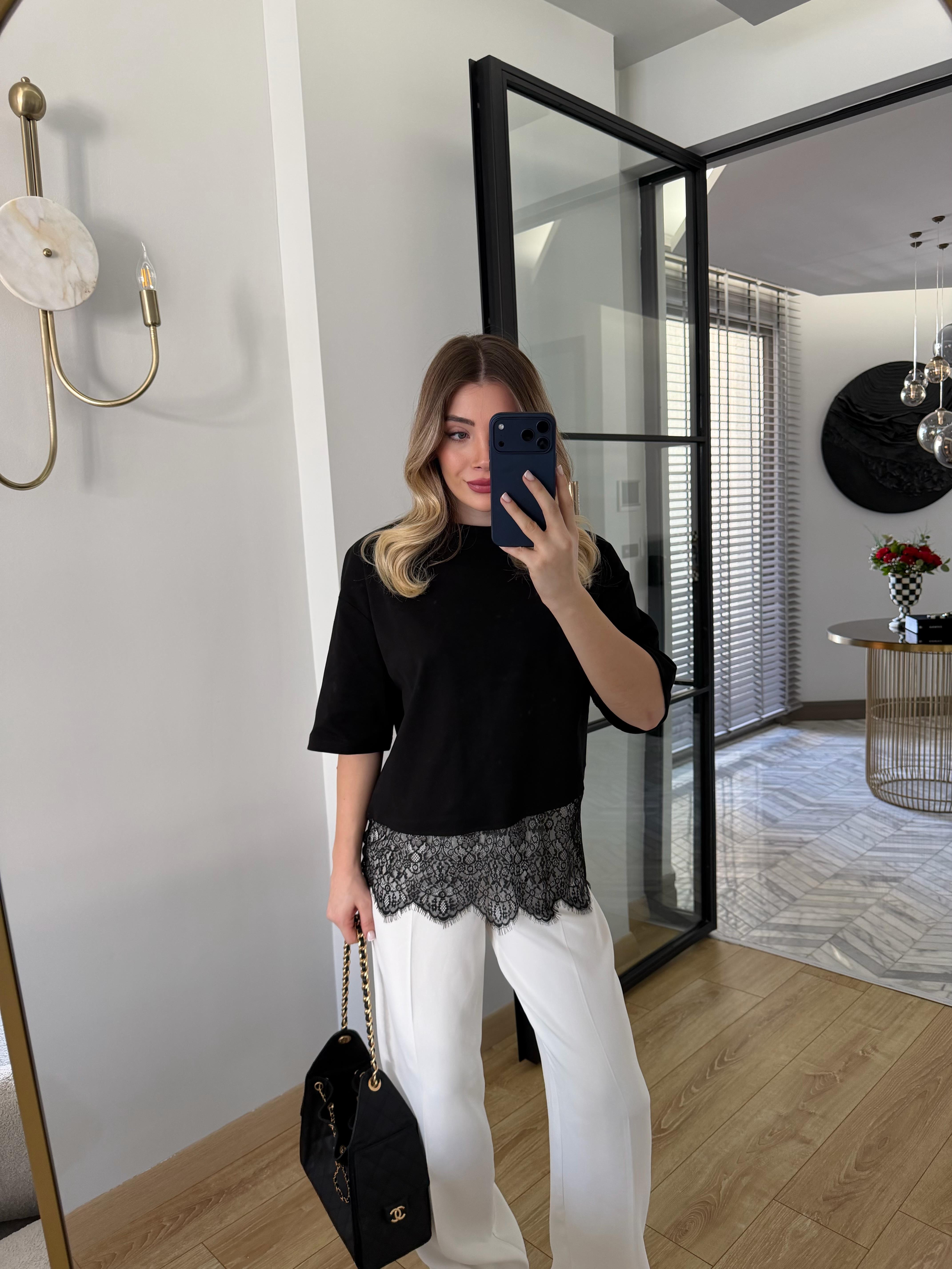 Siyah Altı Dantelli Kısa Kollu Bluz