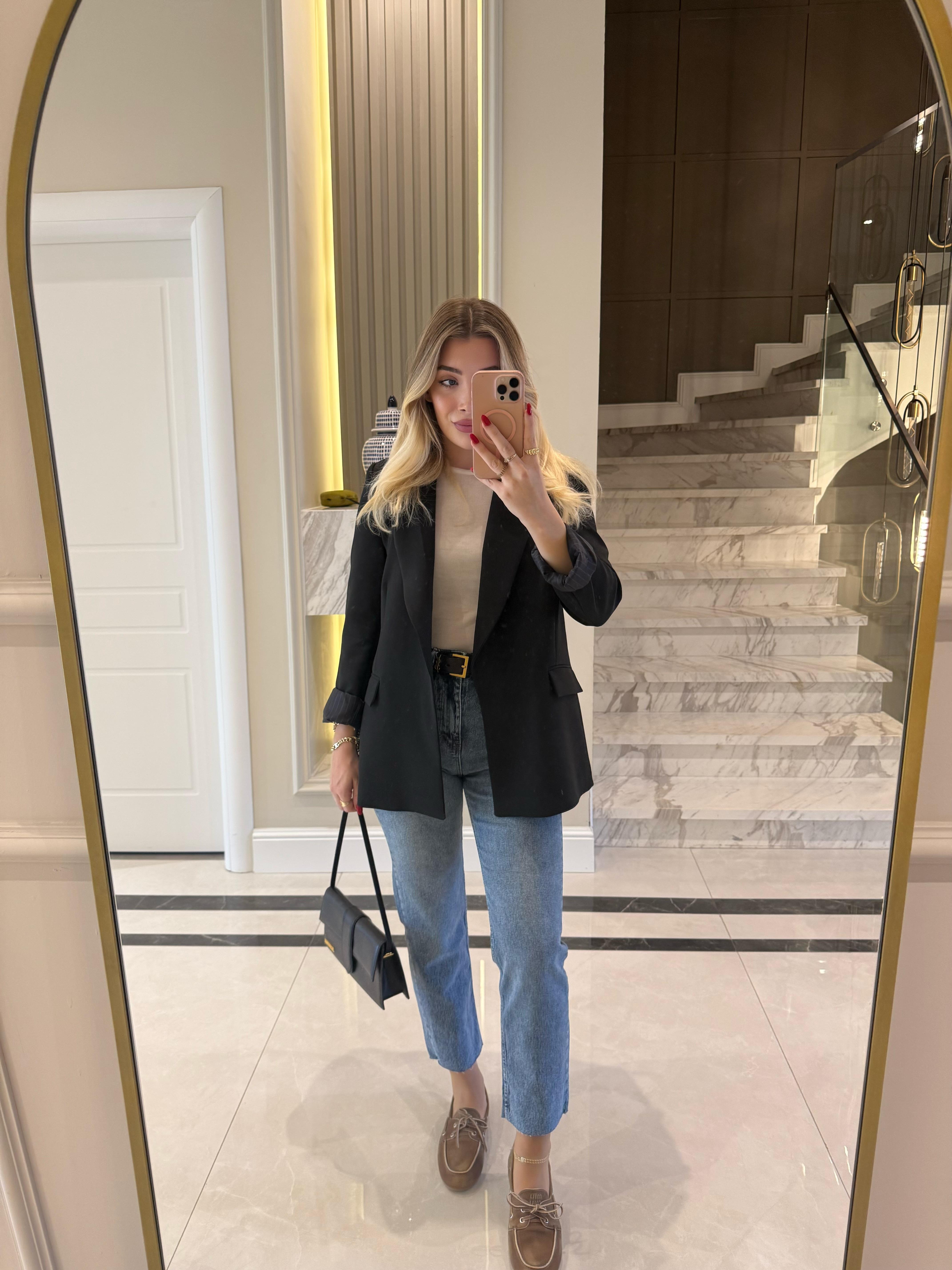 Siyah Çizgili Astarlı Blazer Ceket