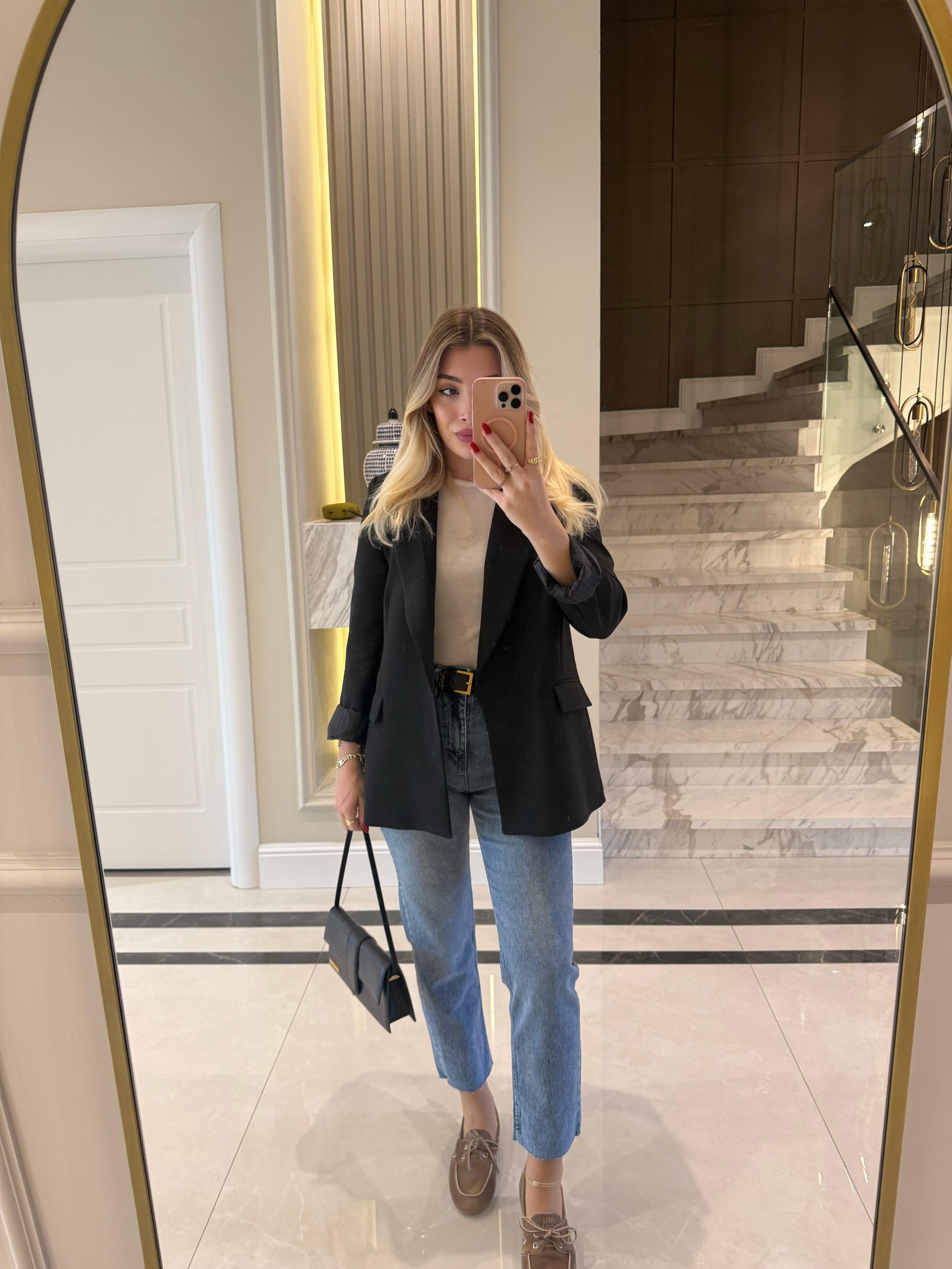 Siyah Çizgili Astarlı Blazer Ceket