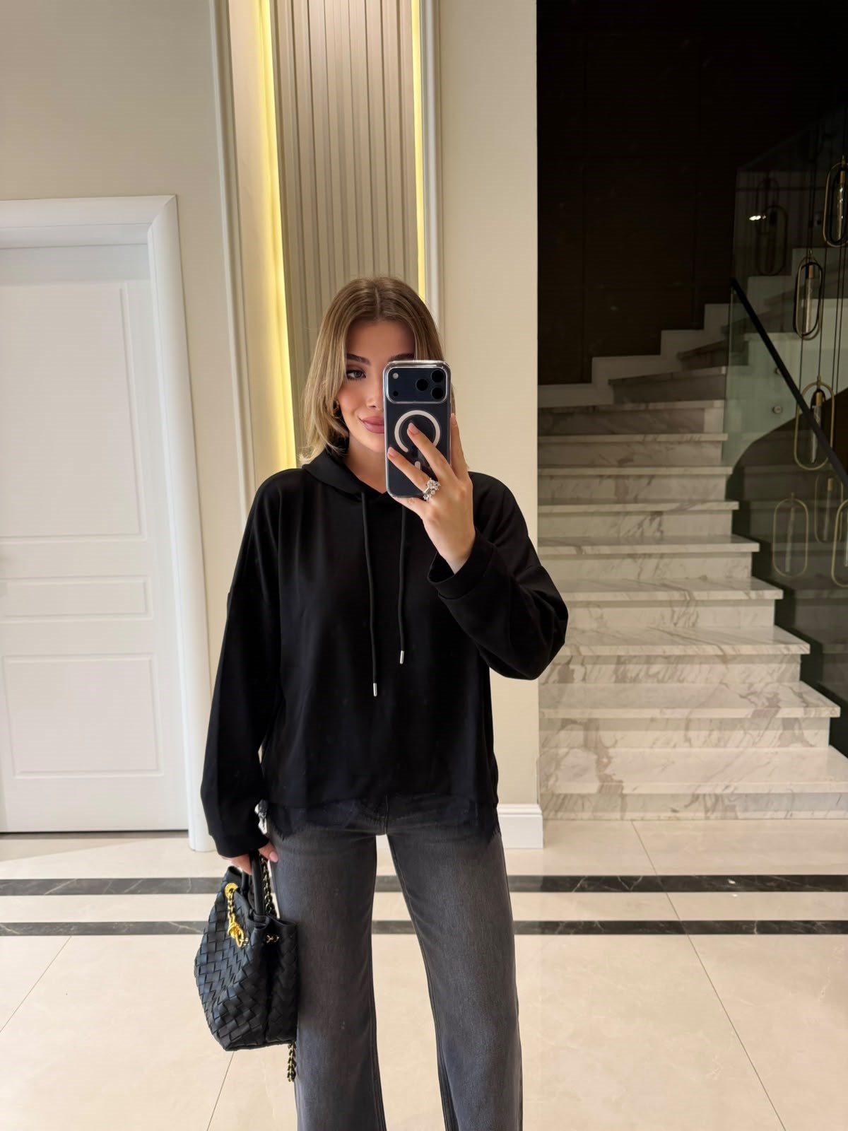 Siyah Dantel Detaylı Sweatshirt