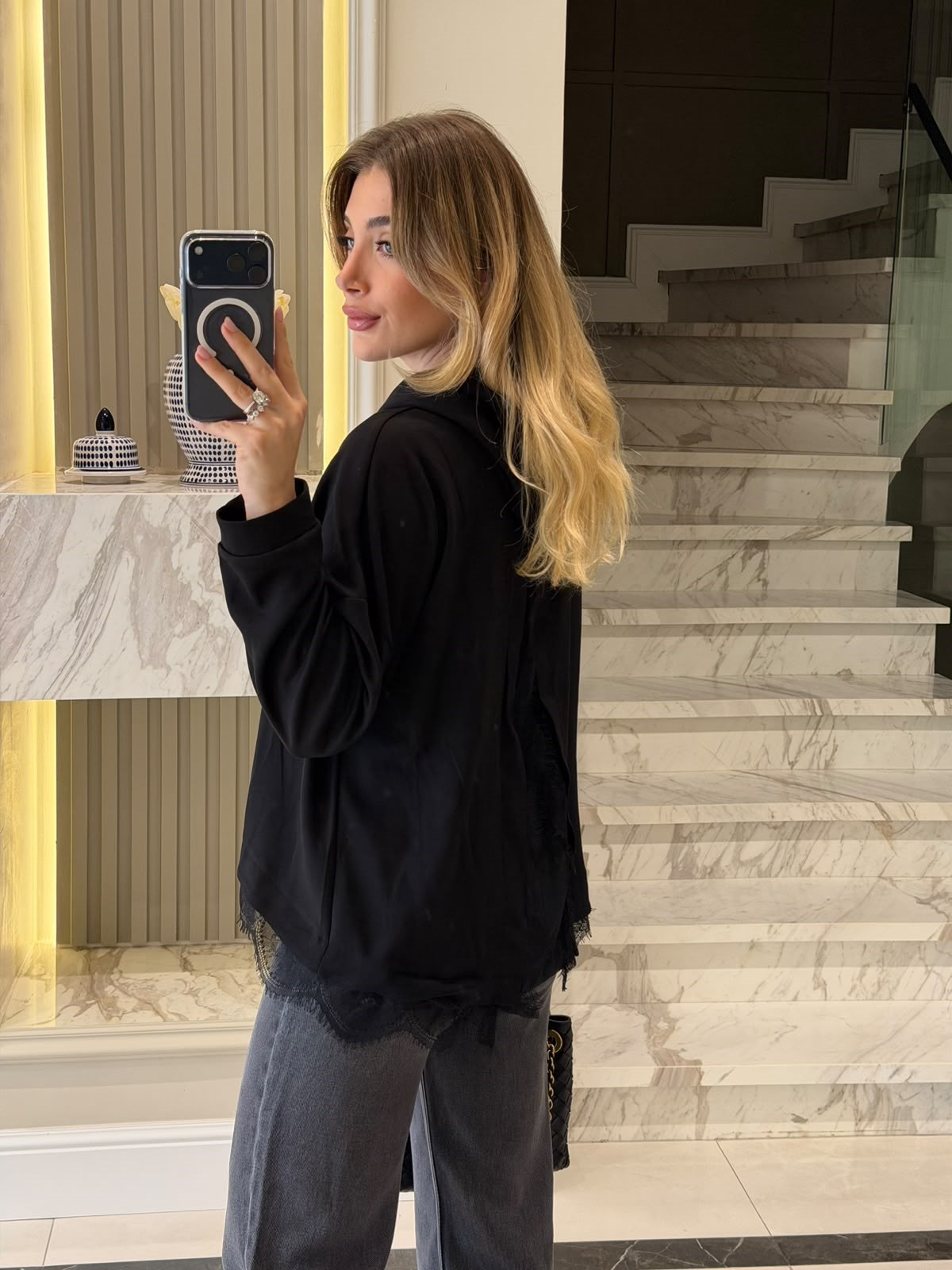 Siyah Dantel Detaylı Sweatshirt