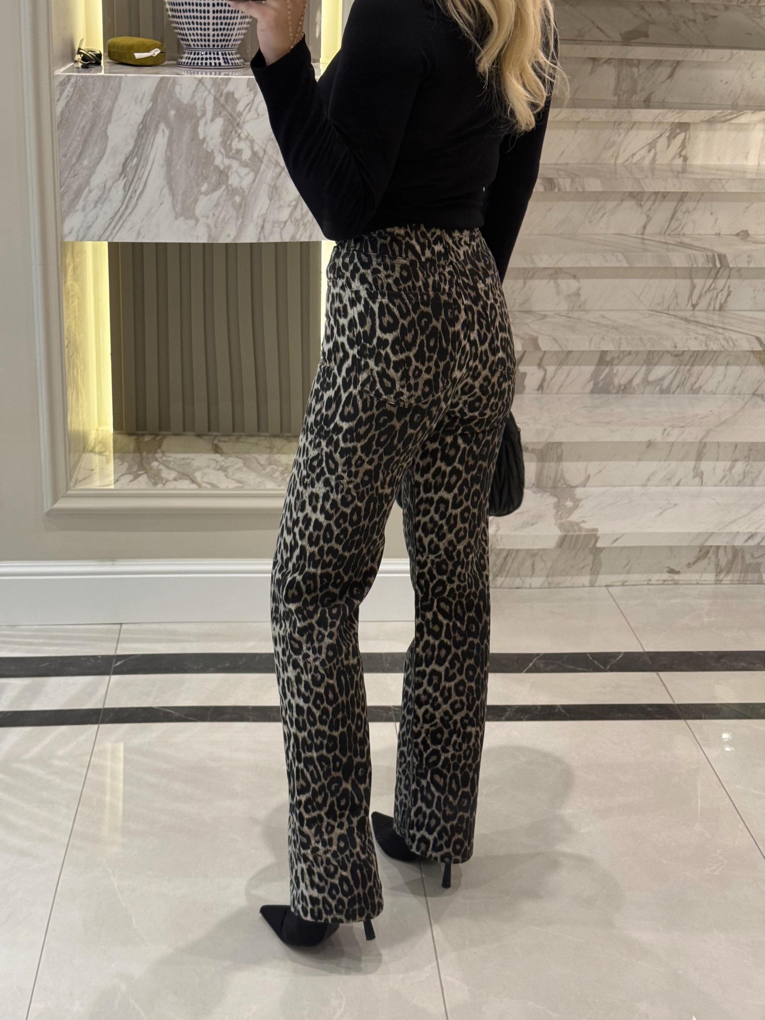 Siyah Leopar Desenli Straight Jean