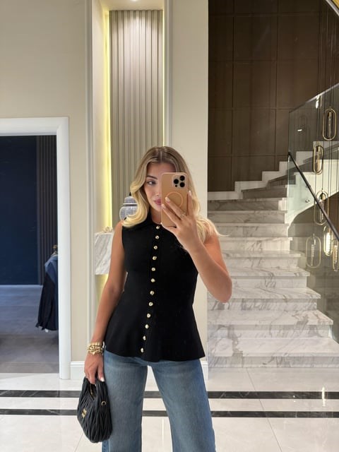 Siyah Gold Düğmeli Yakalı Yelek