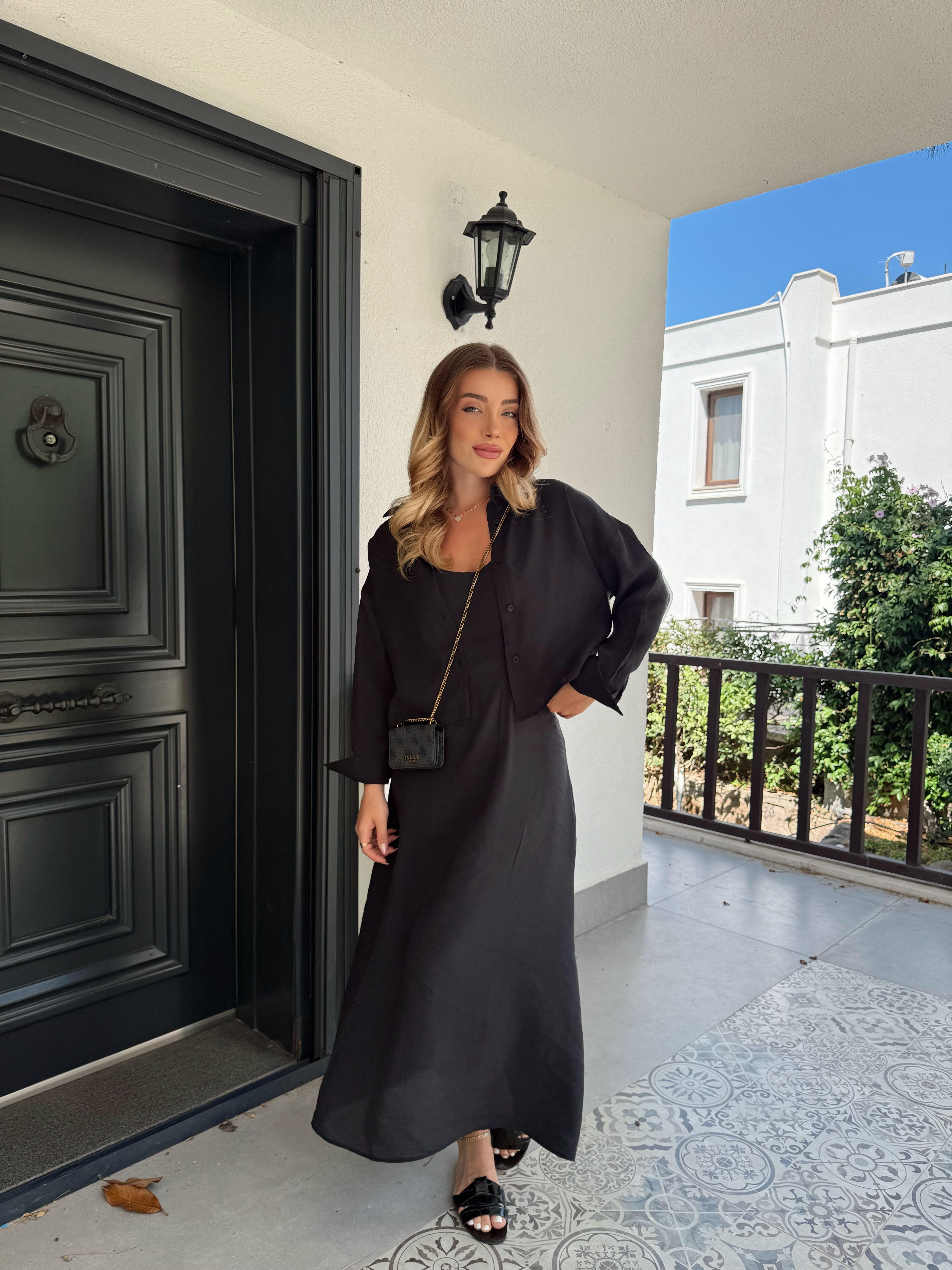 Siyah Gömlekli İp Askılı Elbise