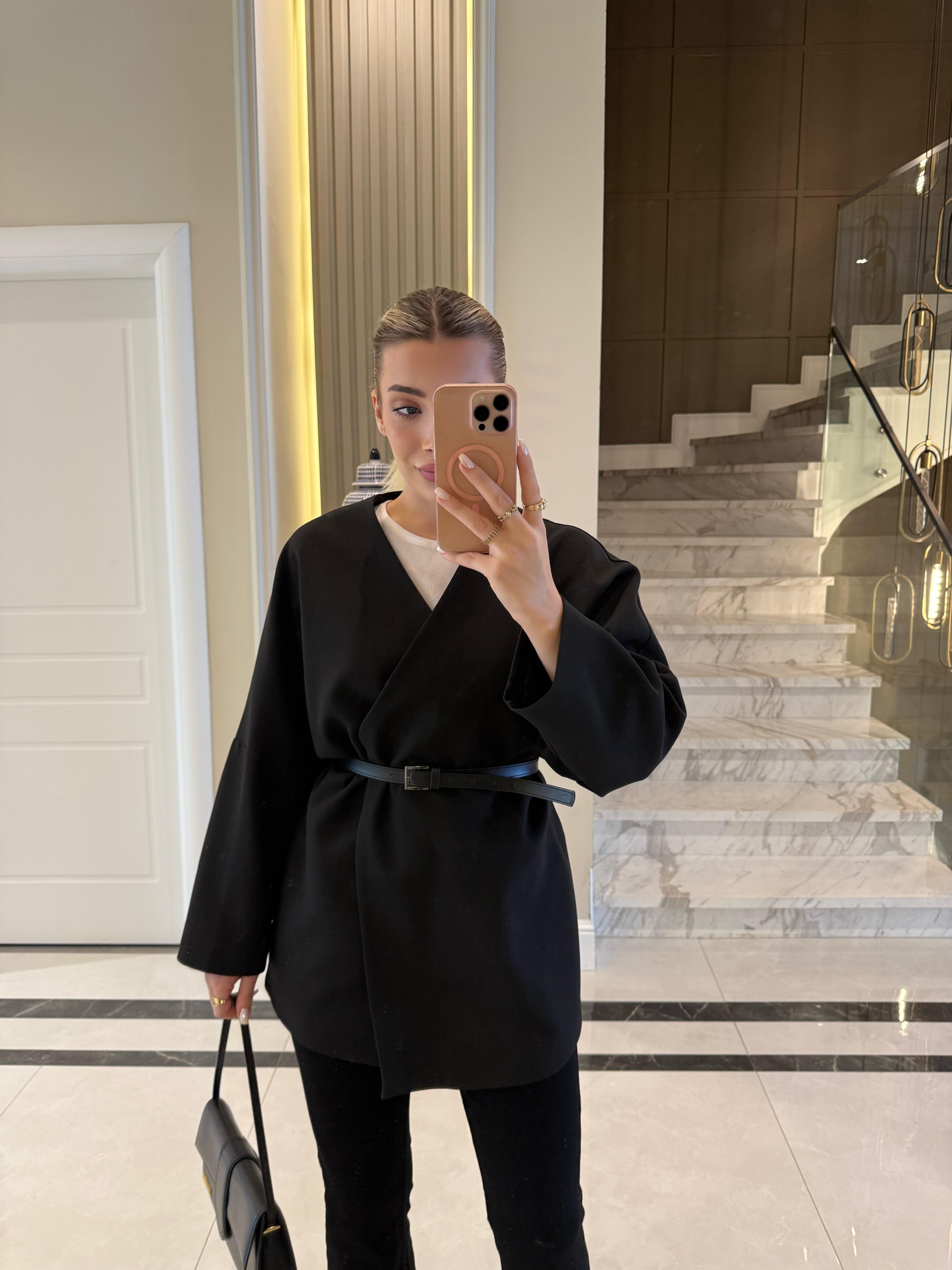 Siyah Kemerli Oversize Ceket