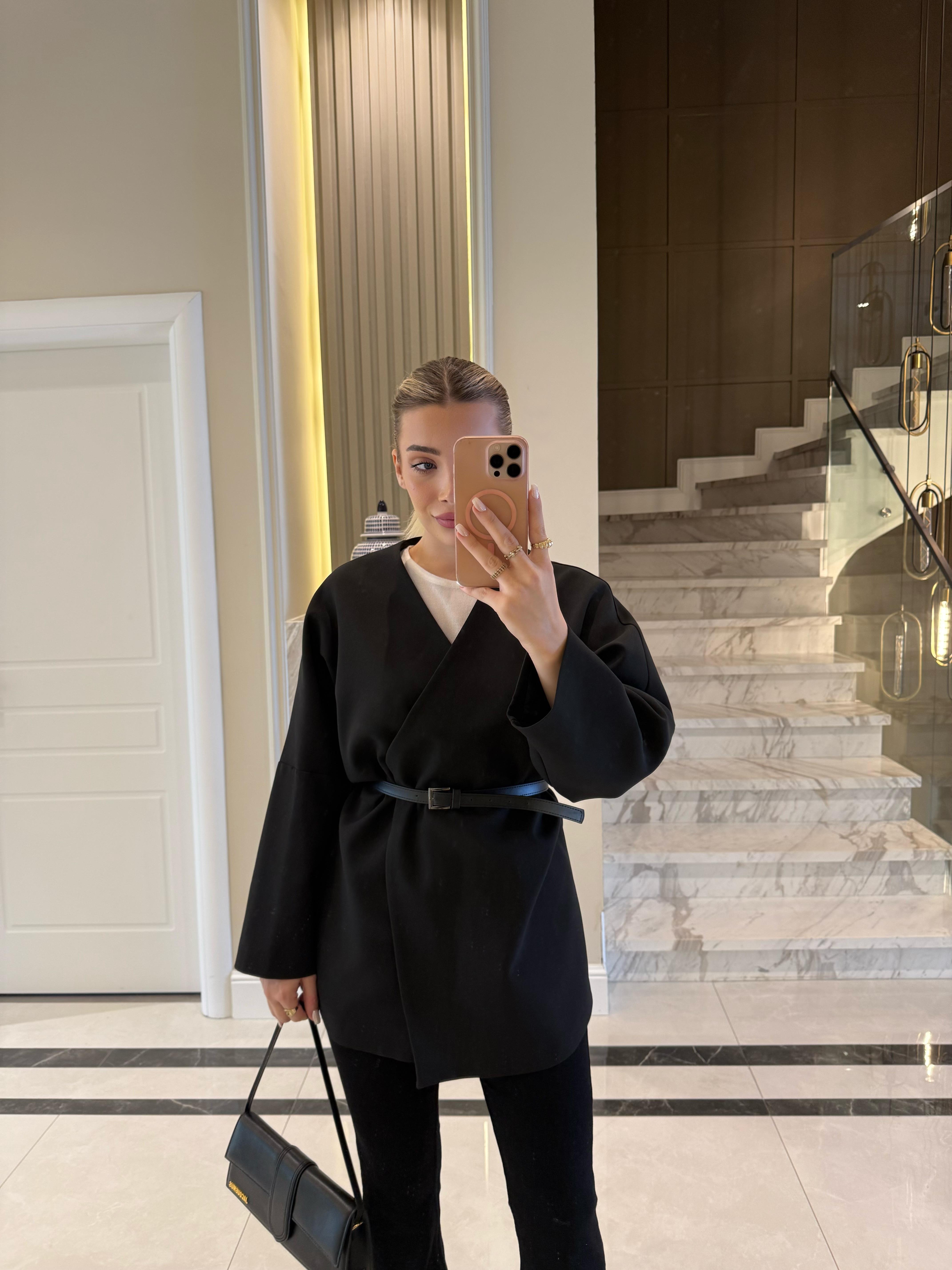 Siyah Kemerli Oversize Ceket