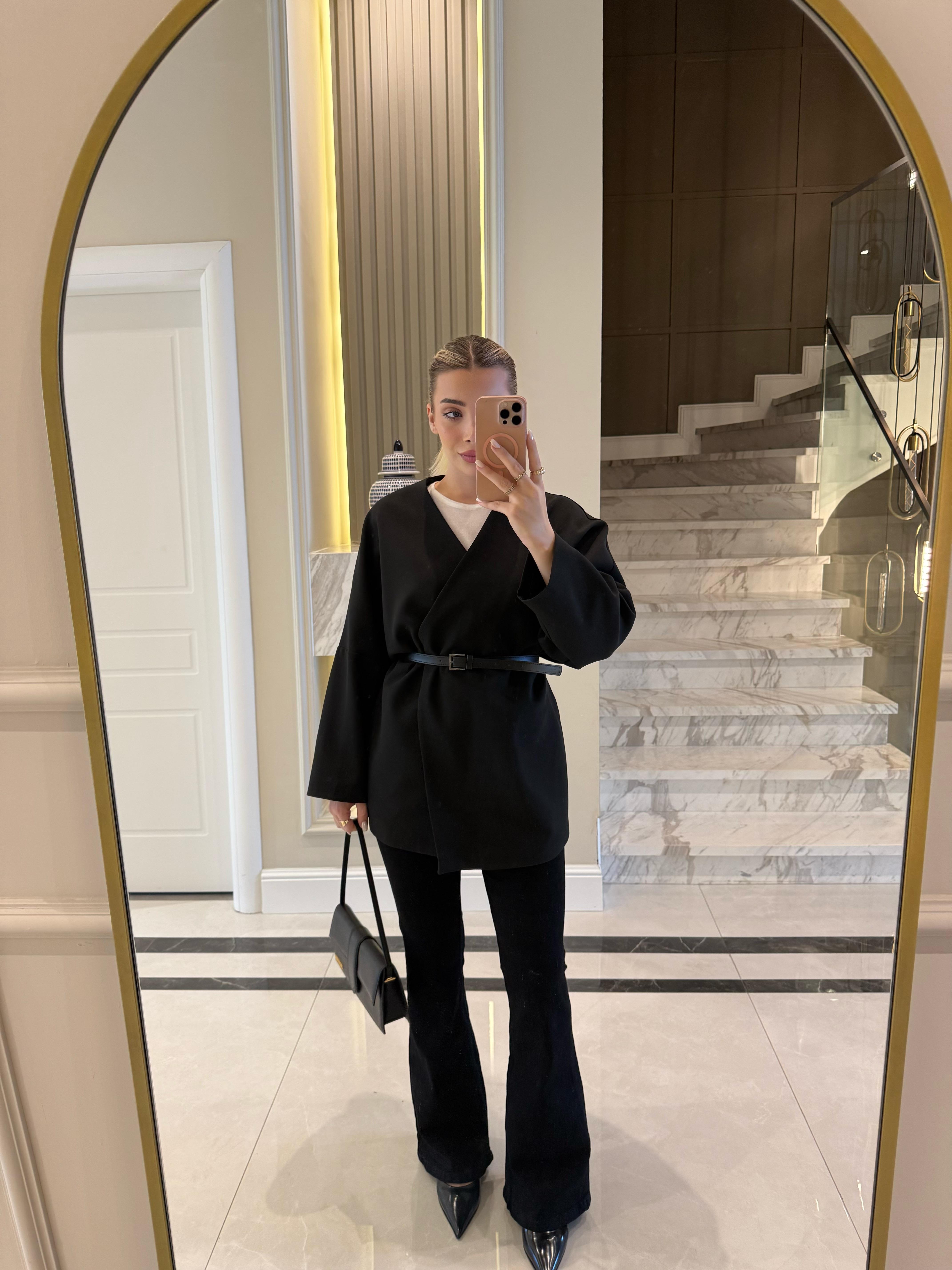 Siyah Kemerli Oversize Ceket