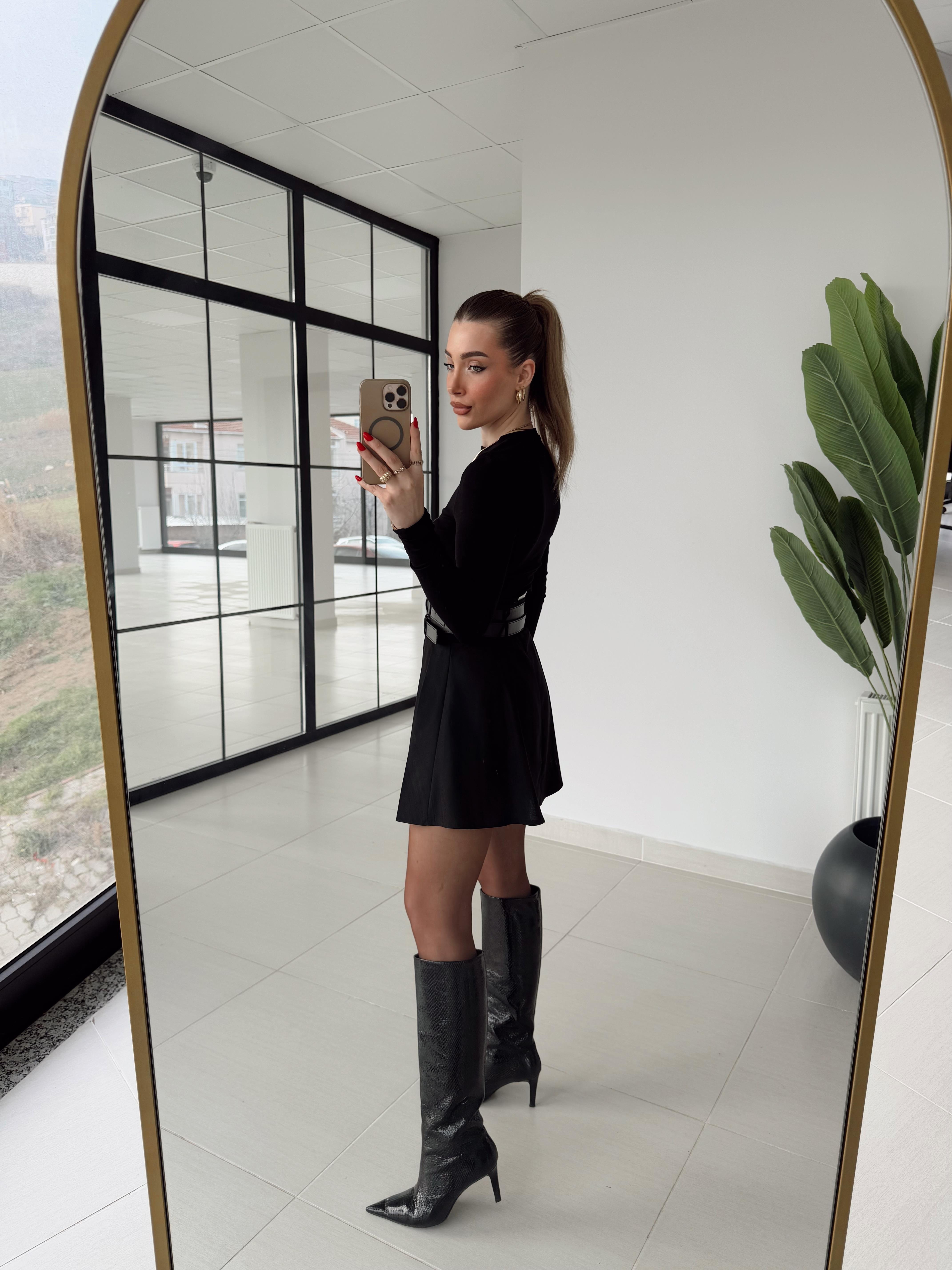 Siyah  Pilili Çift Kemerli Etek