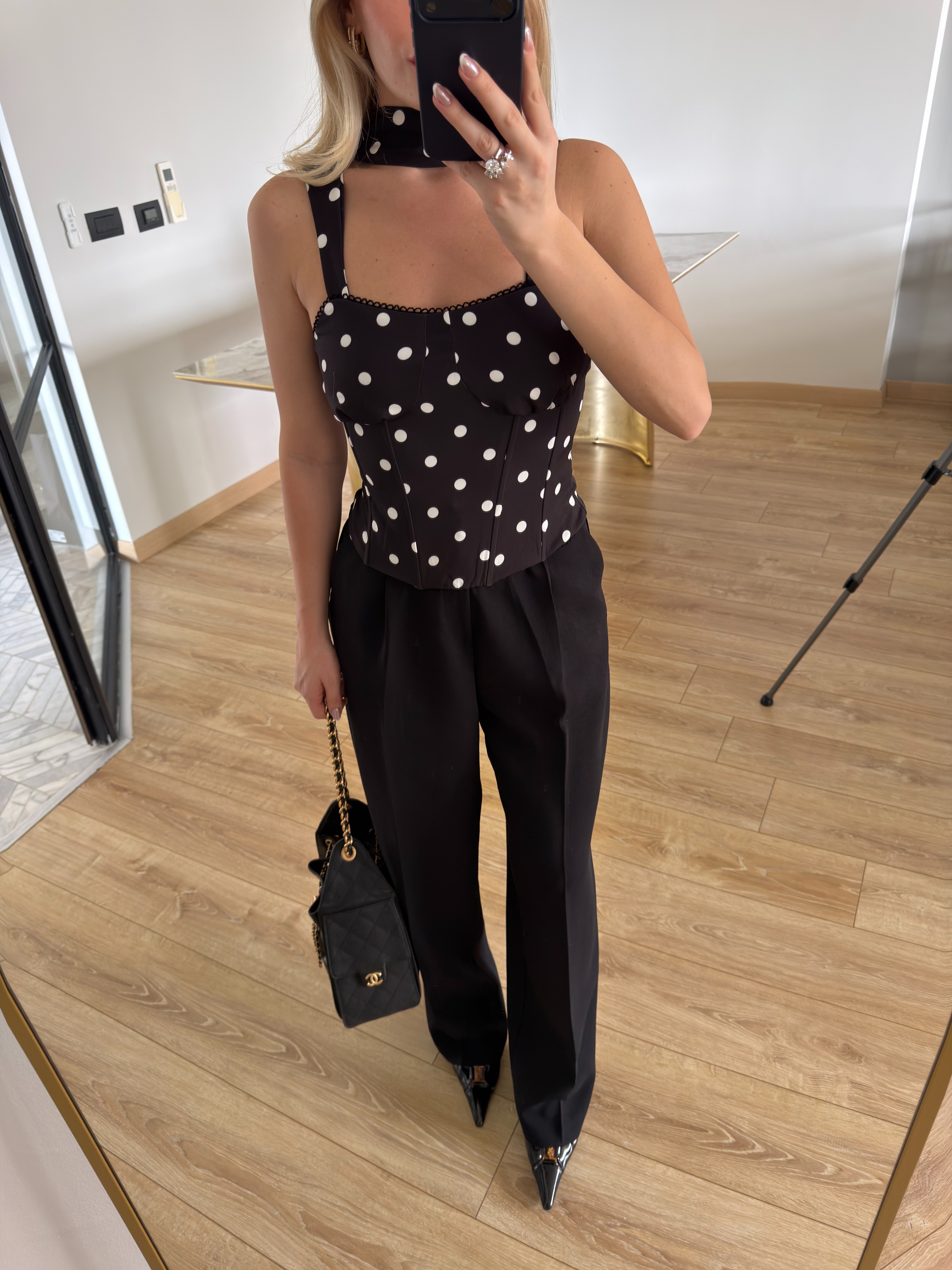 Siyah Puantiyeli Fularlı Korse Bluz