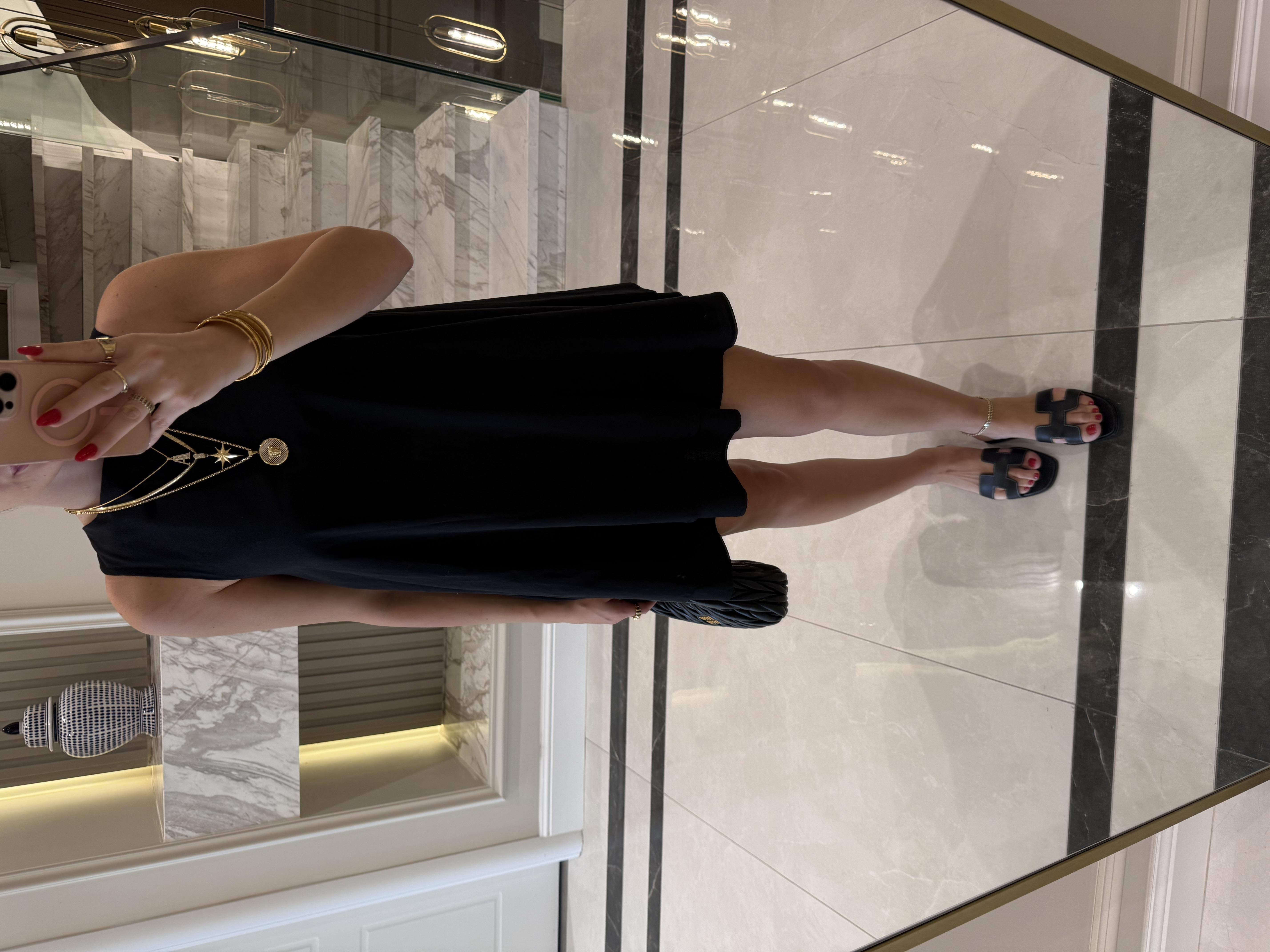 Siyah Volümlü Kısa Elbise