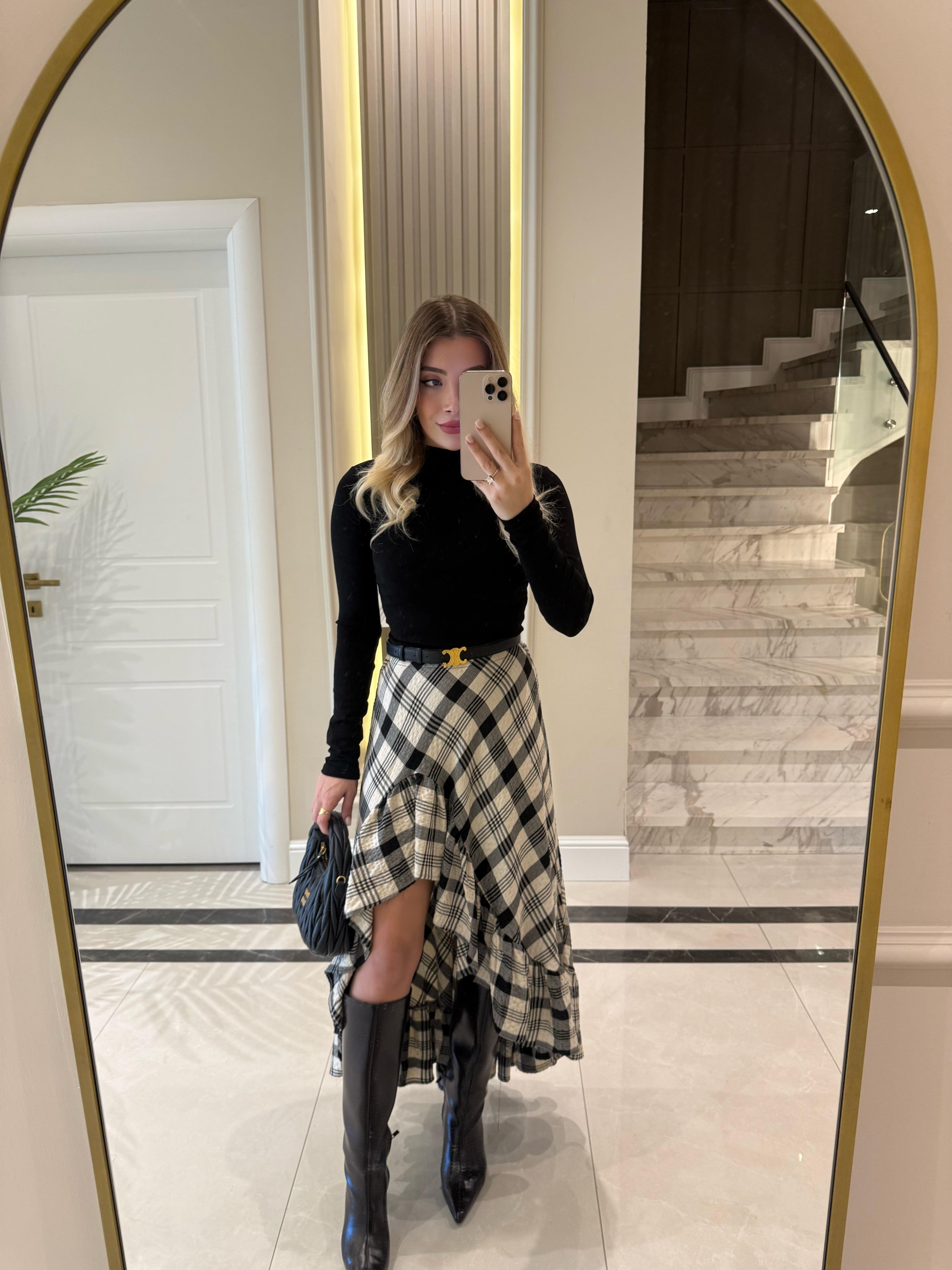 Siyah Yırtmaç Detaylı Nlaya Etek-21005